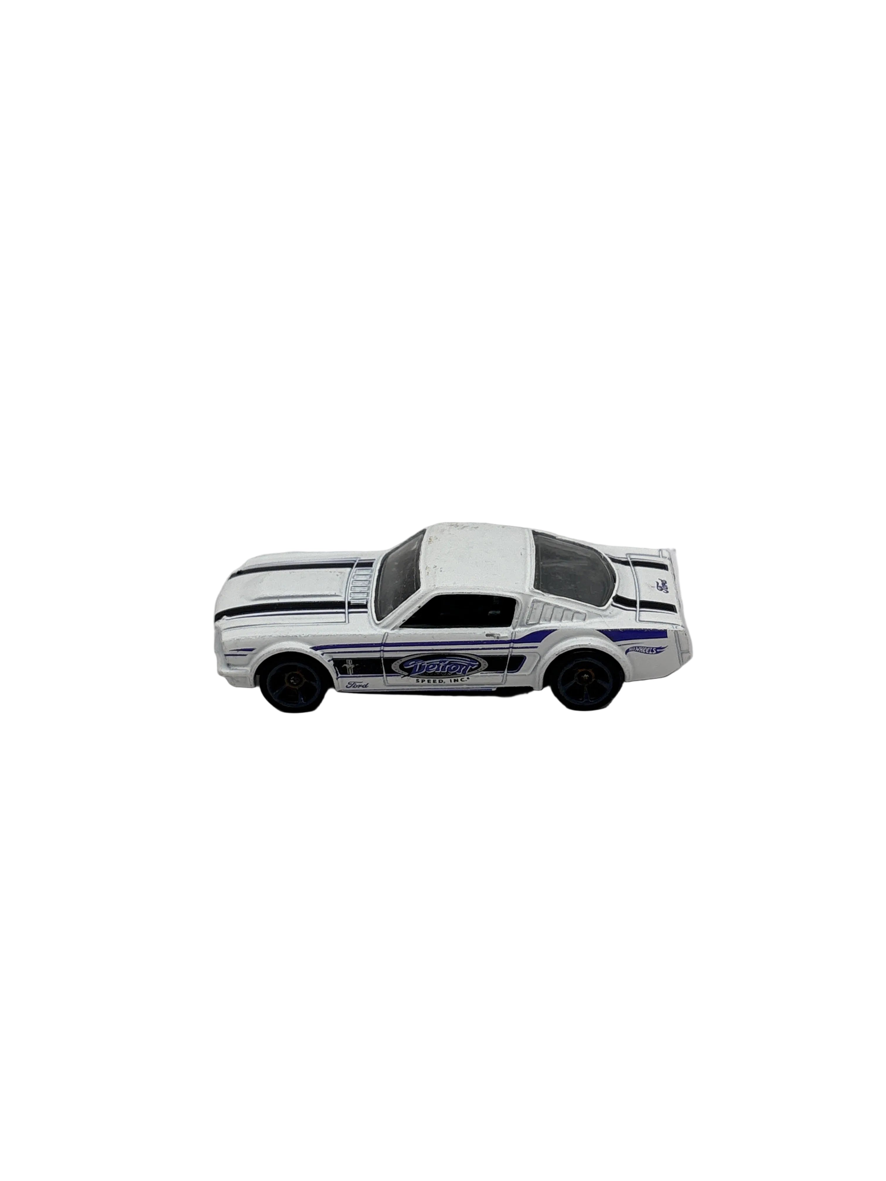 Hot Wheels 65 Mustang Fastback Diecast white