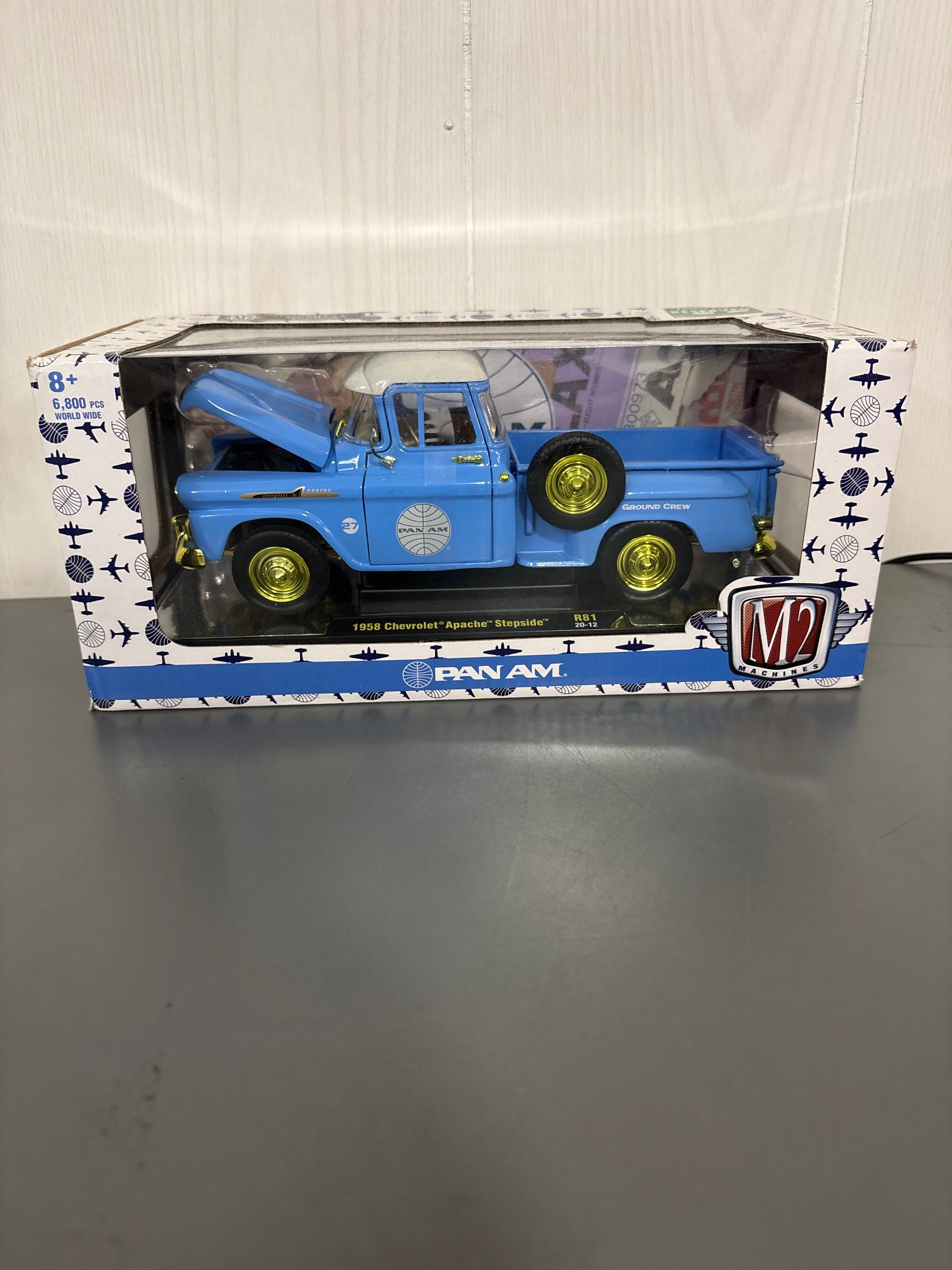 M2 1958 Chevrolet Apache Stepside Diecast