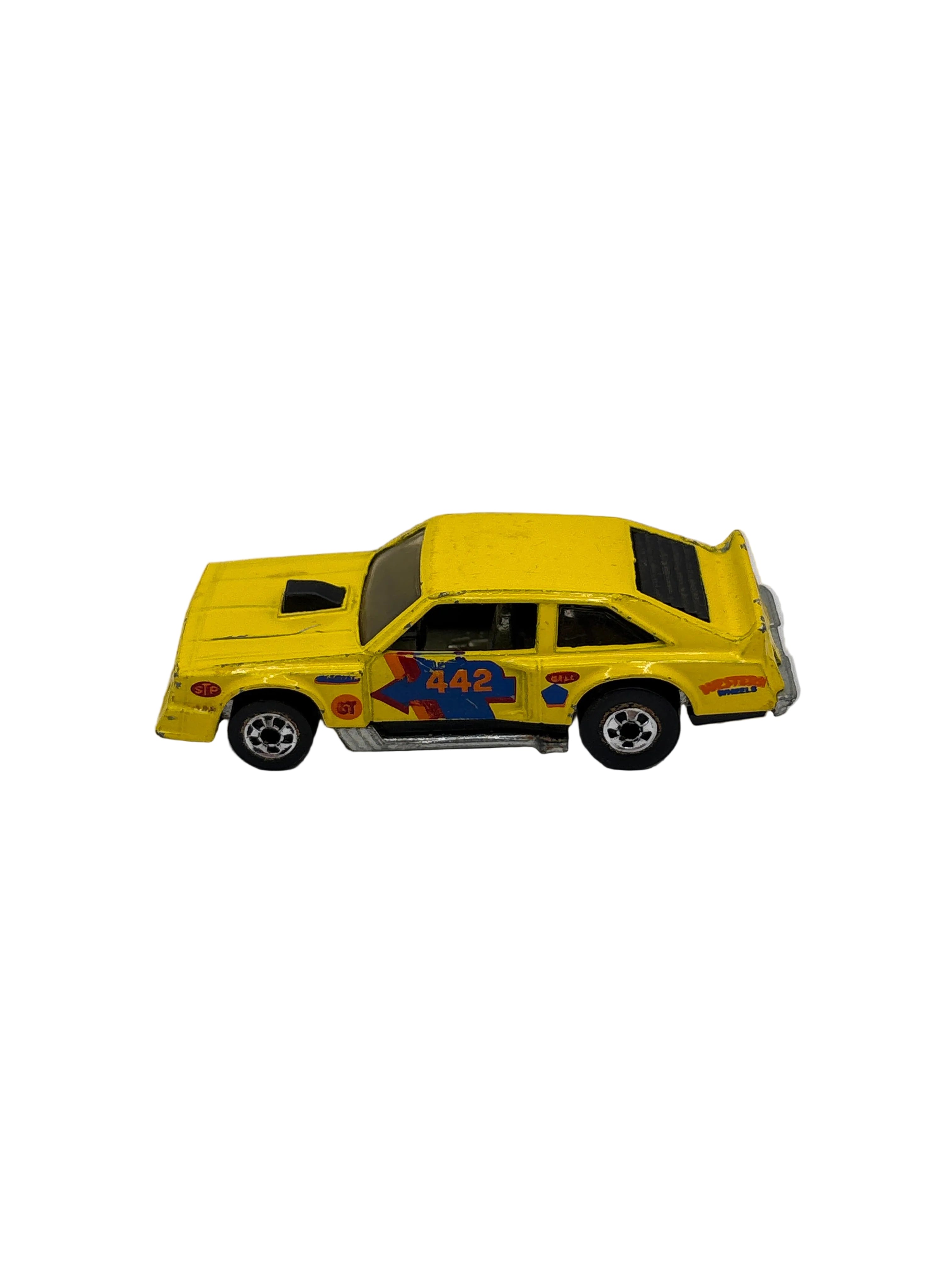 Hot Wheels Flat Out 442 Diecast yellow