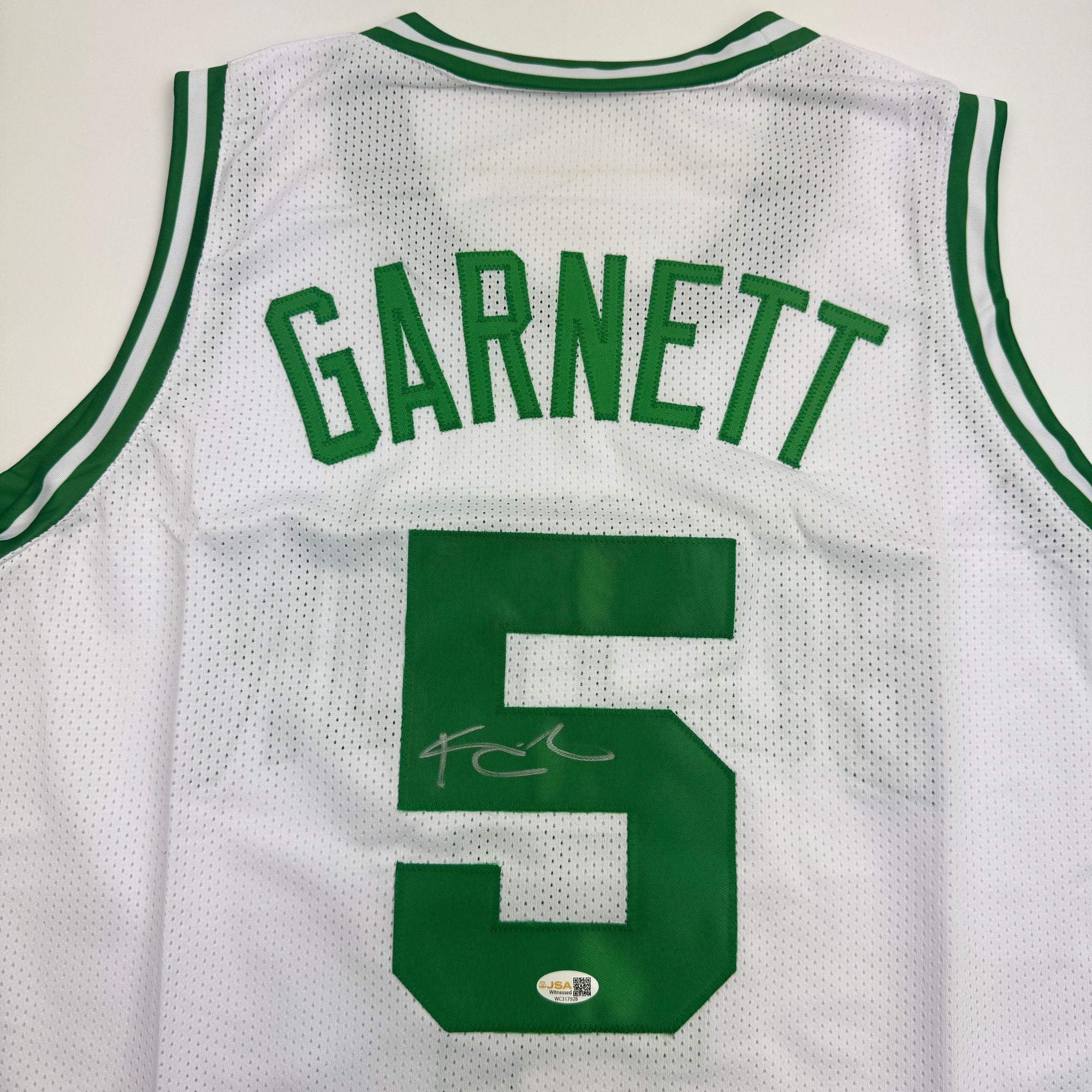 Autographed/Signed Kevin Garnett Boston White Basketball Jersey Beckett BAS COA