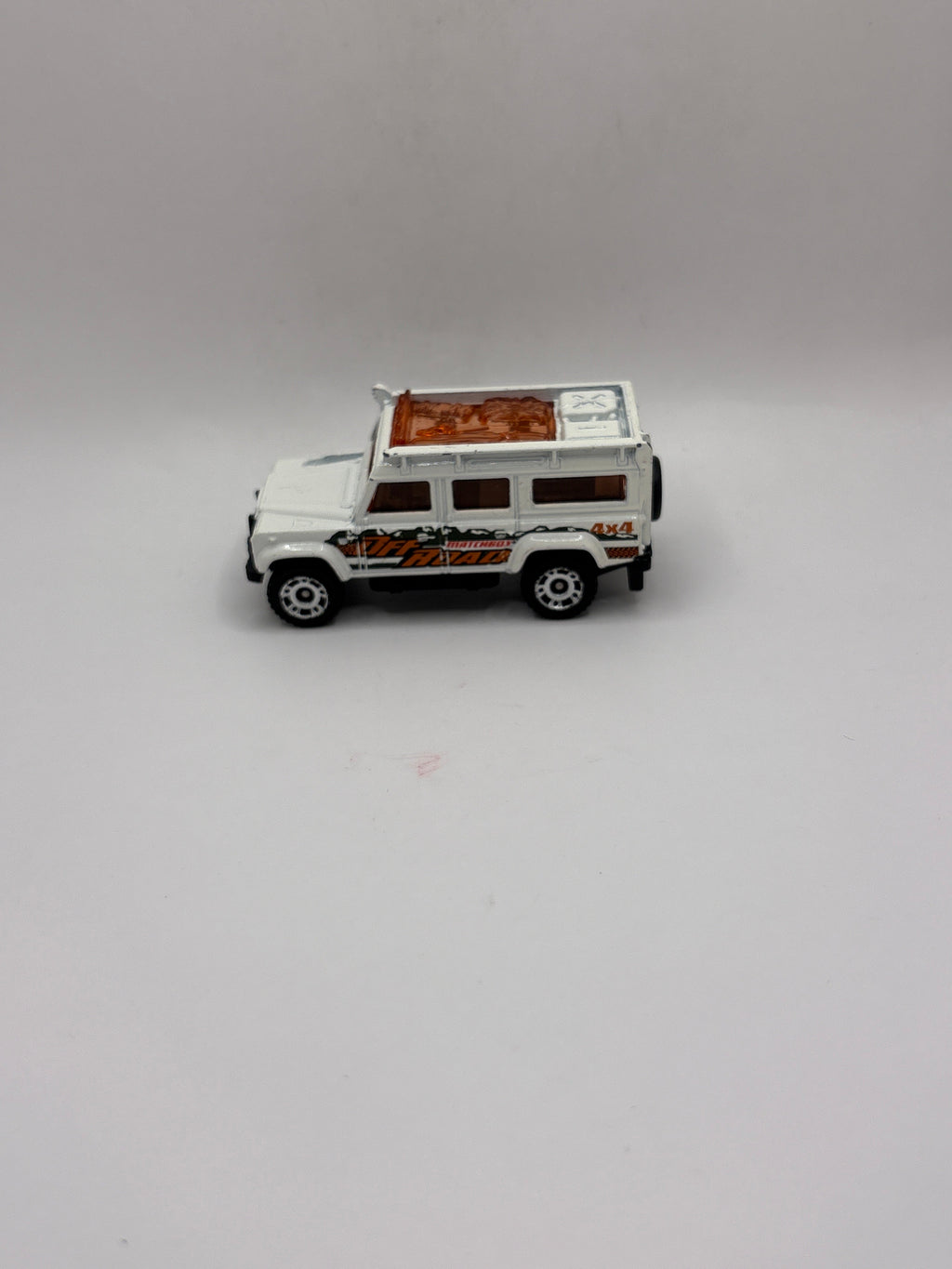Matchbox 1997 Land Rover Defender 110 Diecast