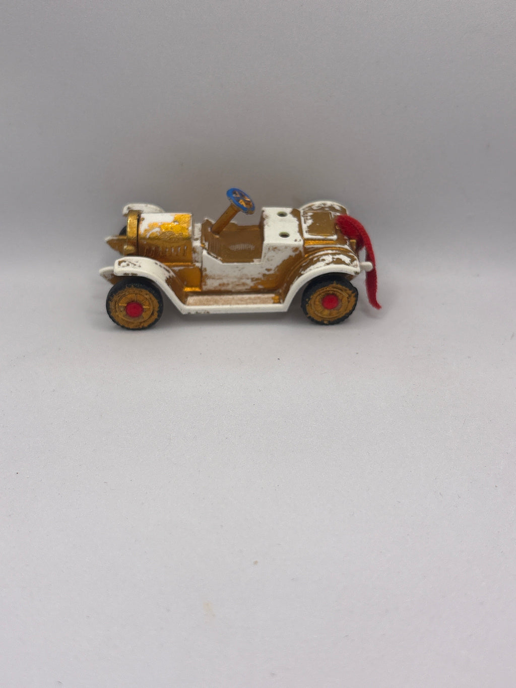 Unknown Car Ornament Diecast