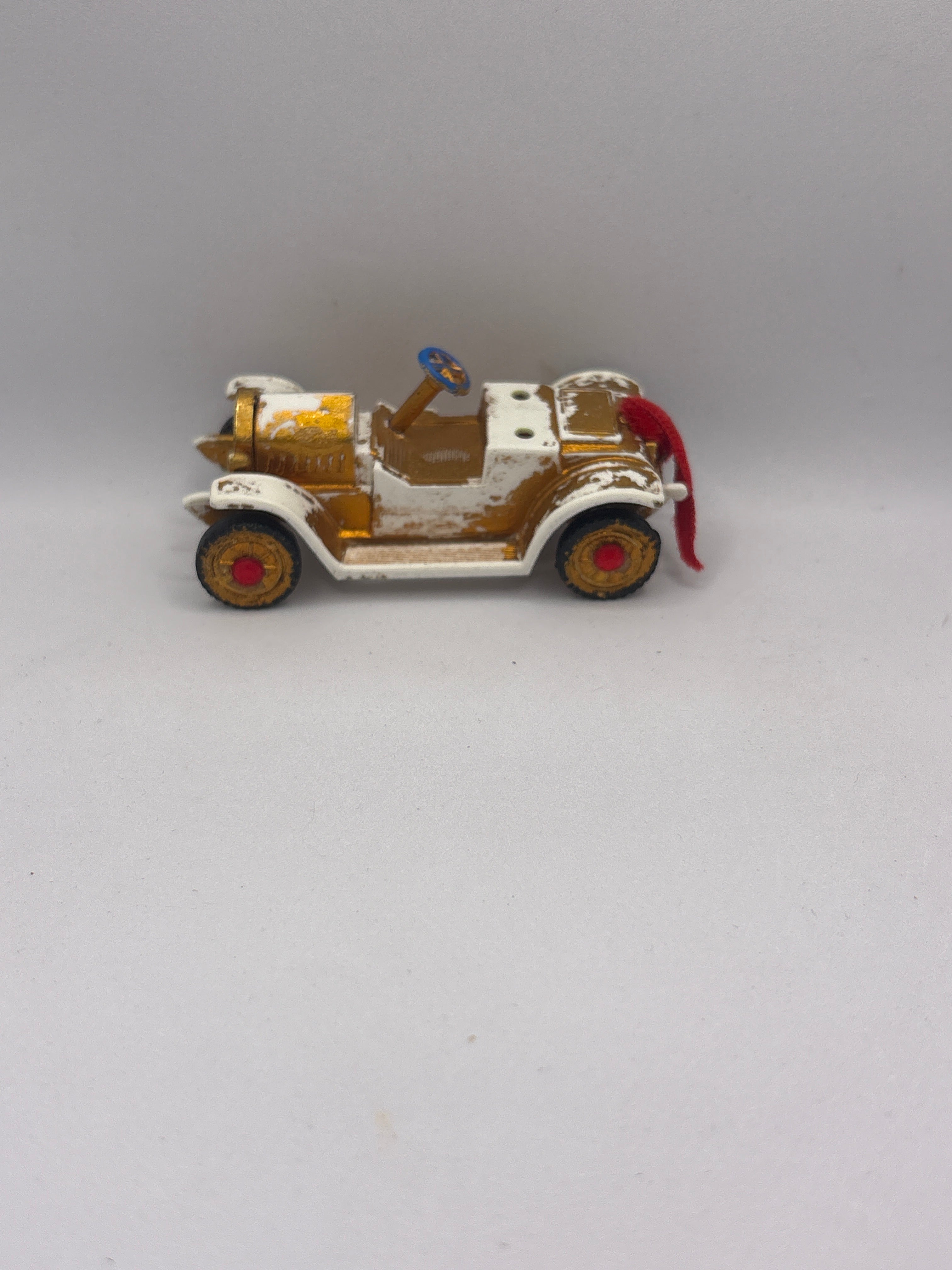 Unknown Car Ornament Diecast