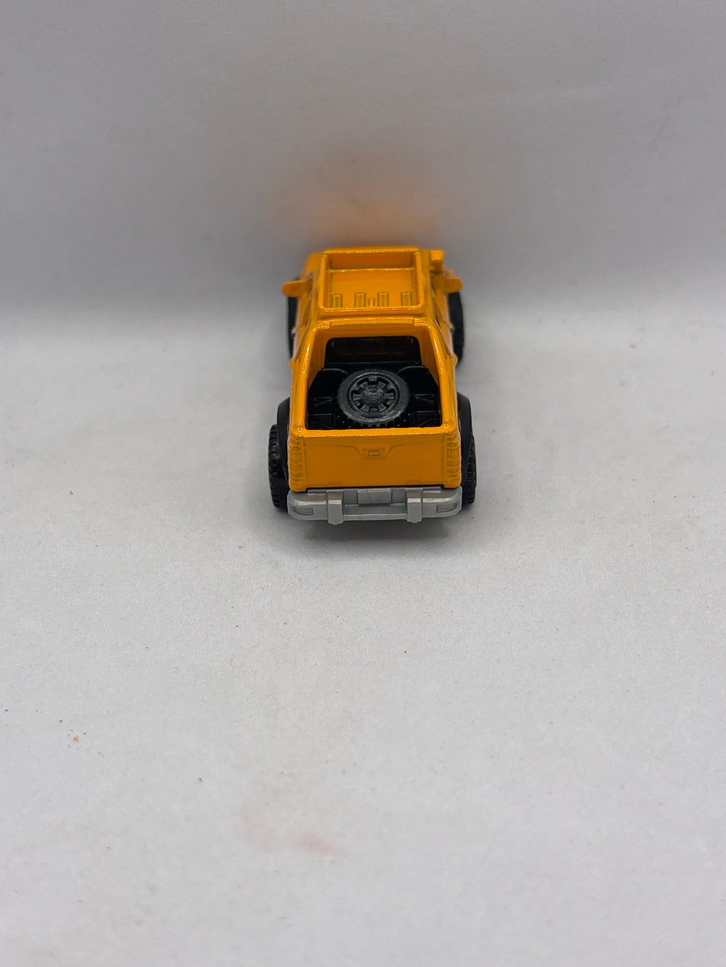 Matchbox 16 Colorado Diecast