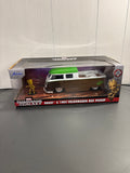 Jada Groot & 1963 Volkswagen Bus Pickup Diecast