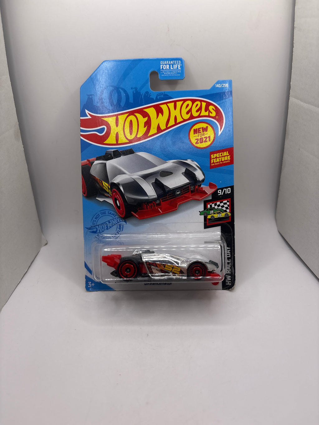 Hot Wheels DaVancenator Diecast red