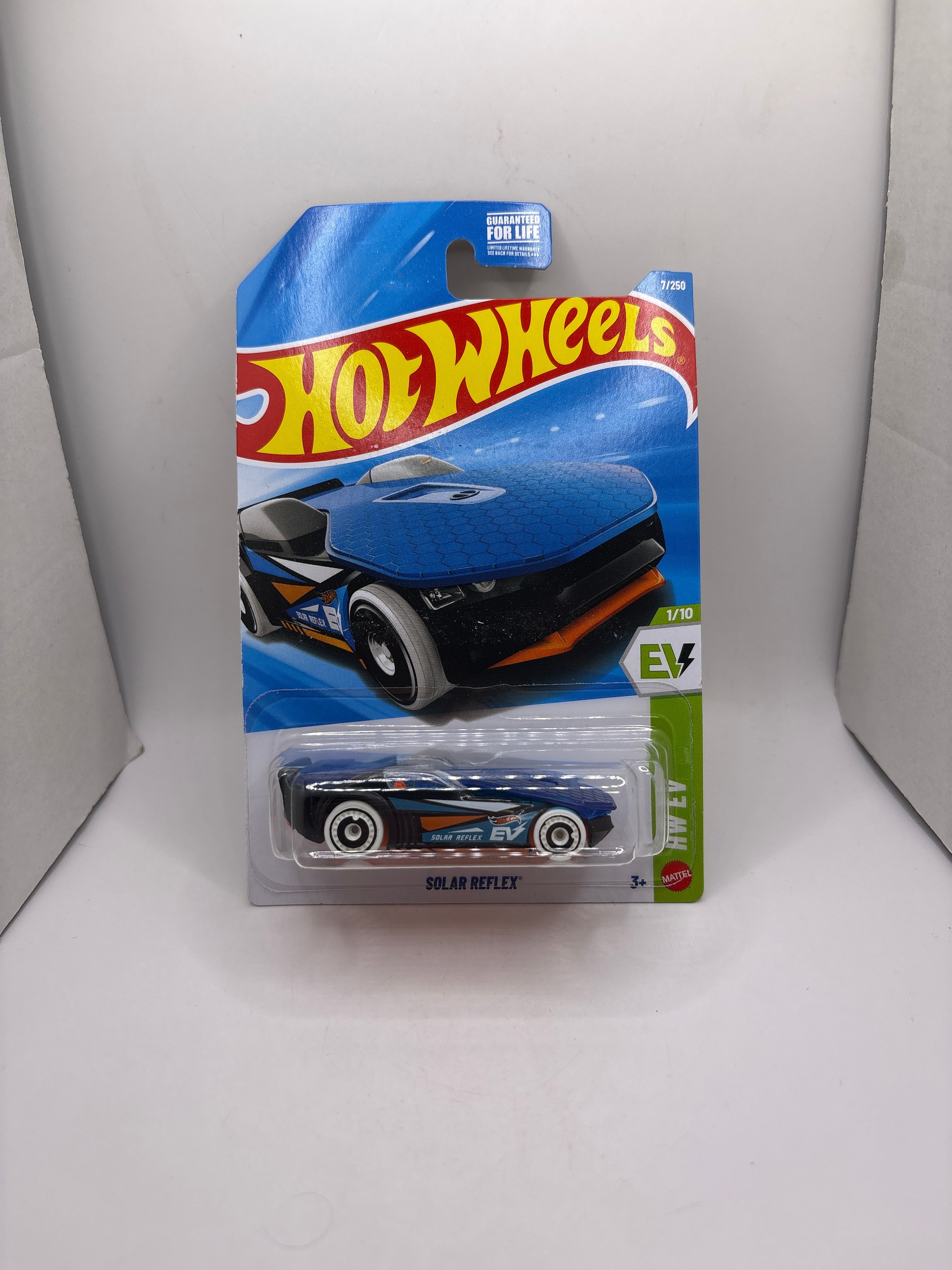 Hot Wheels Solar Reflex Diecast blue