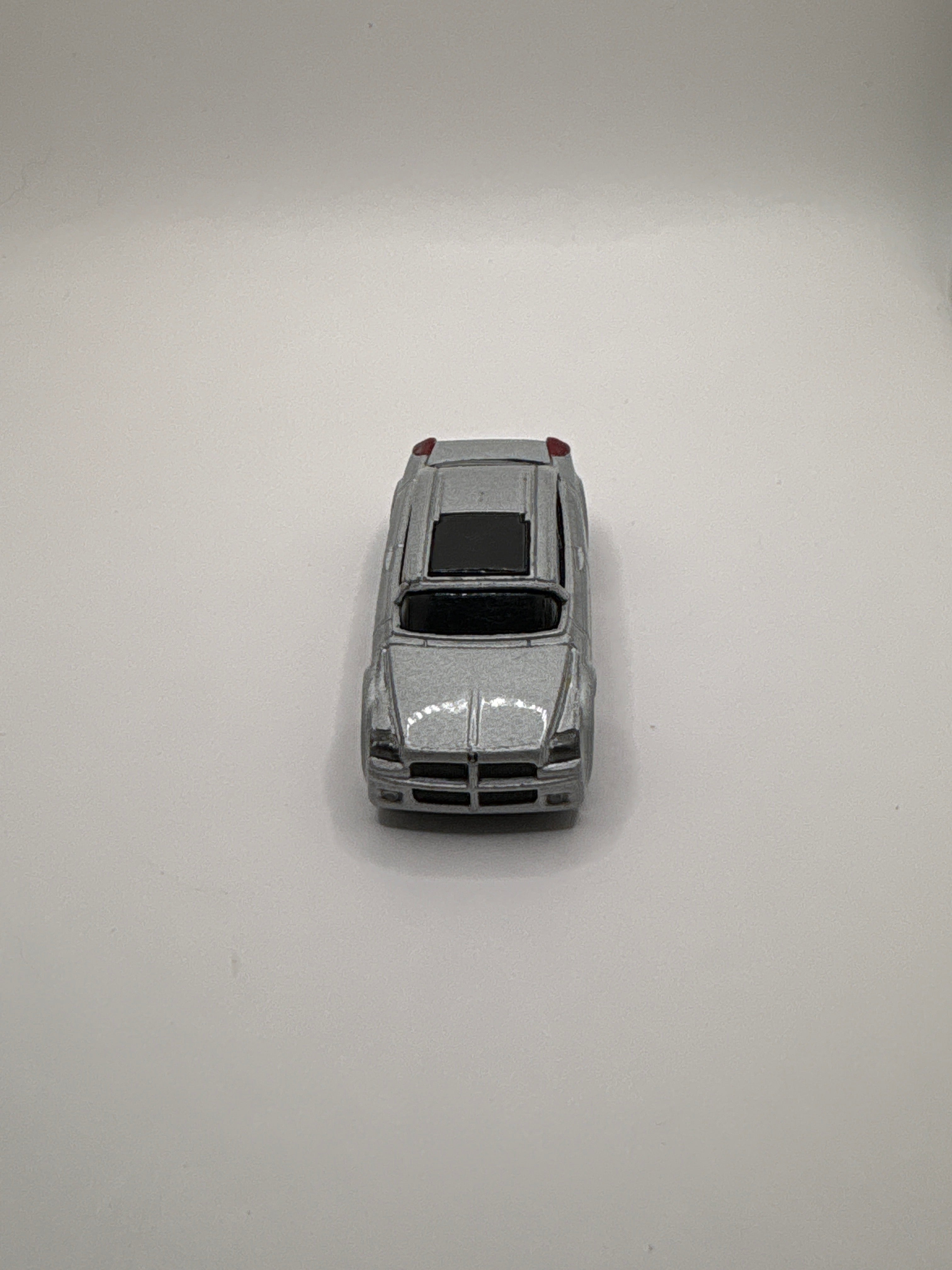 Maisto 2001 Dodge Super 8 Hemi Concept Diecast