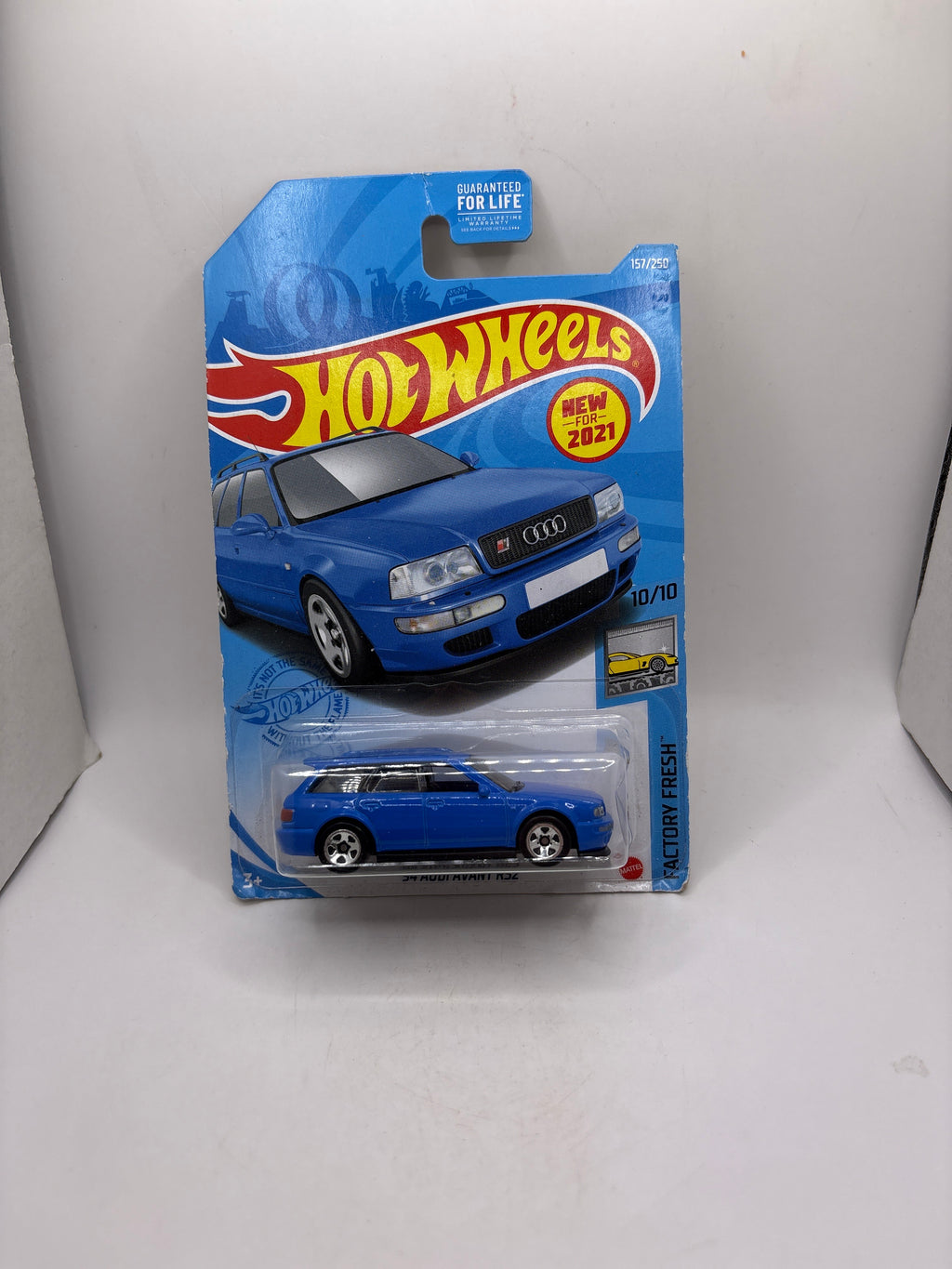 Hot Wheels 94 Audi Avant RS2 Diecast