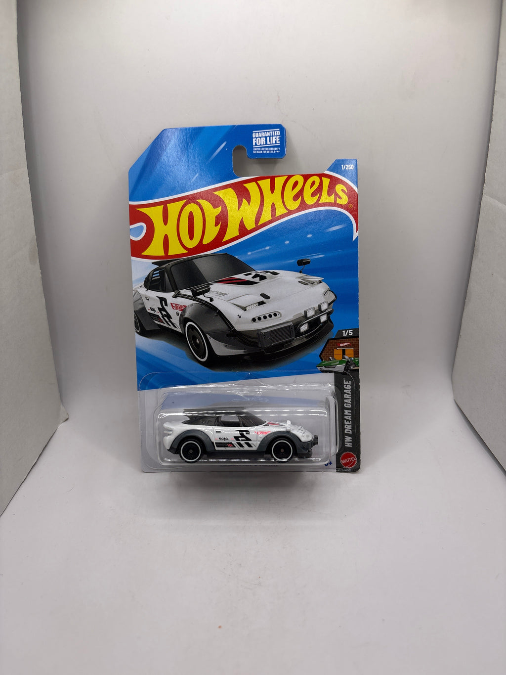 Hot Wheels Mazda MX-5 Miata Diecast white