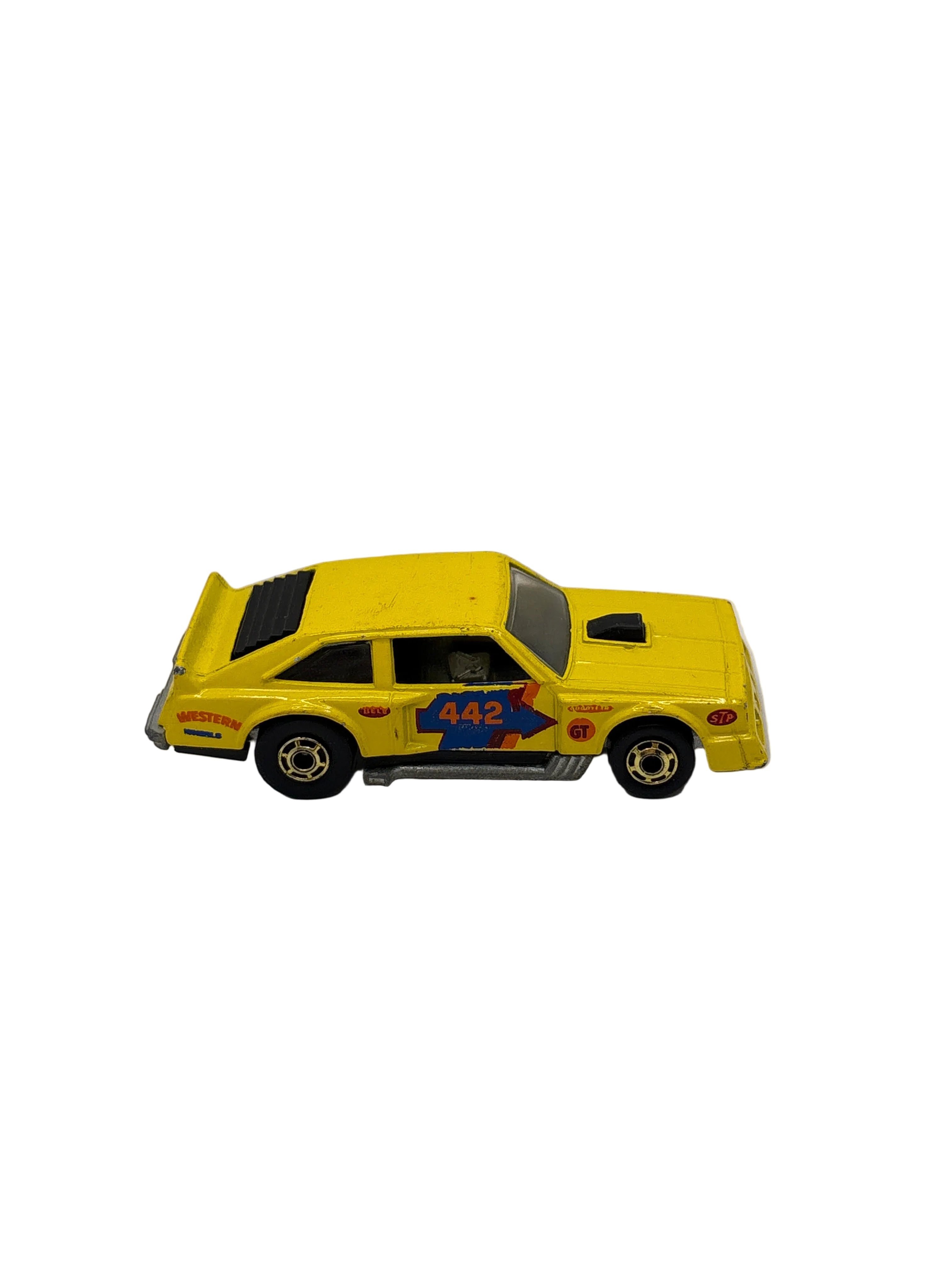 Hot Wheels Flat Out 442 Diecast yellow