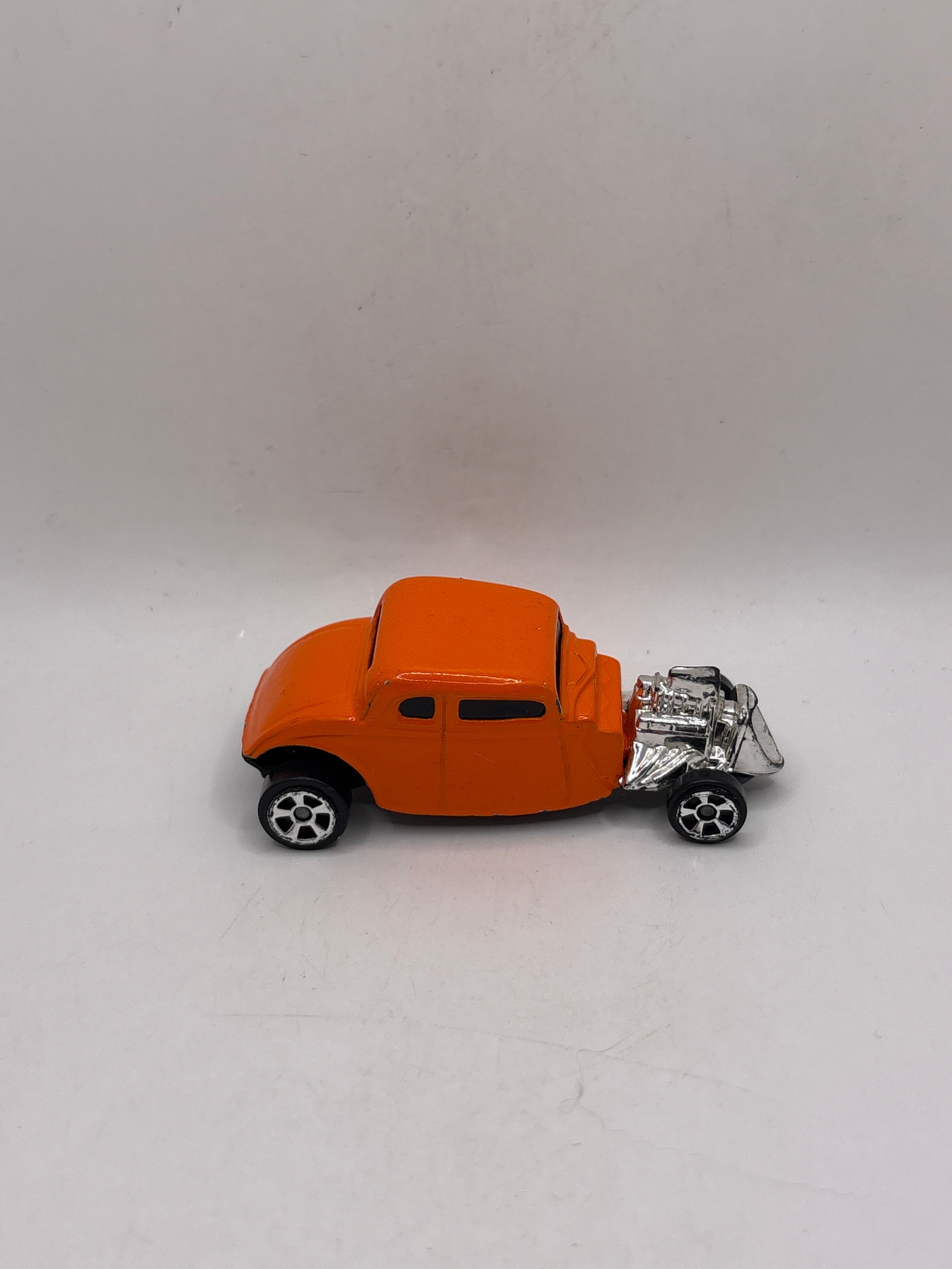 Maisto 1934 Ford Hot Rod Diecast orange