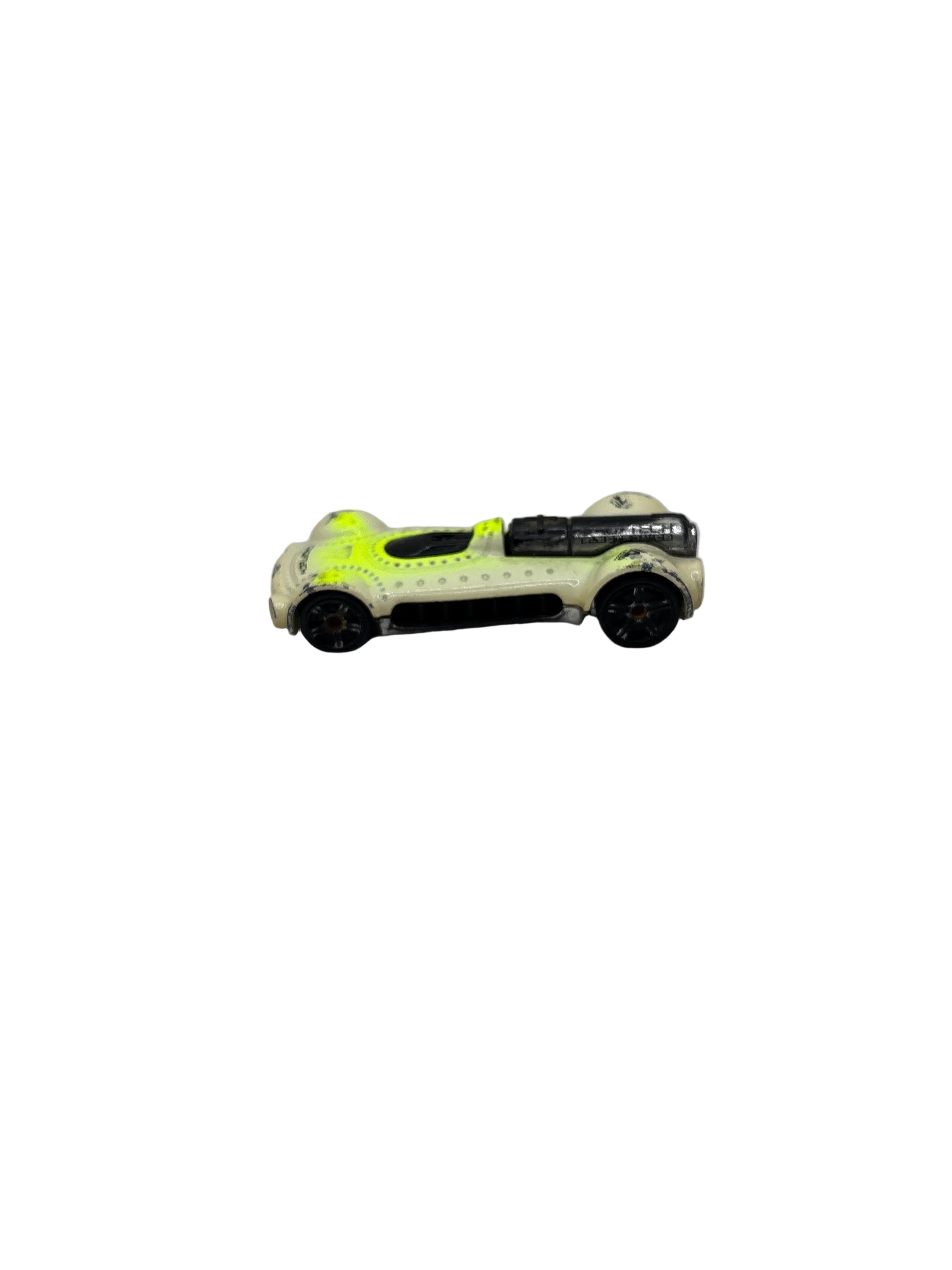 Hot Wheels Retro-Active Diecast white
