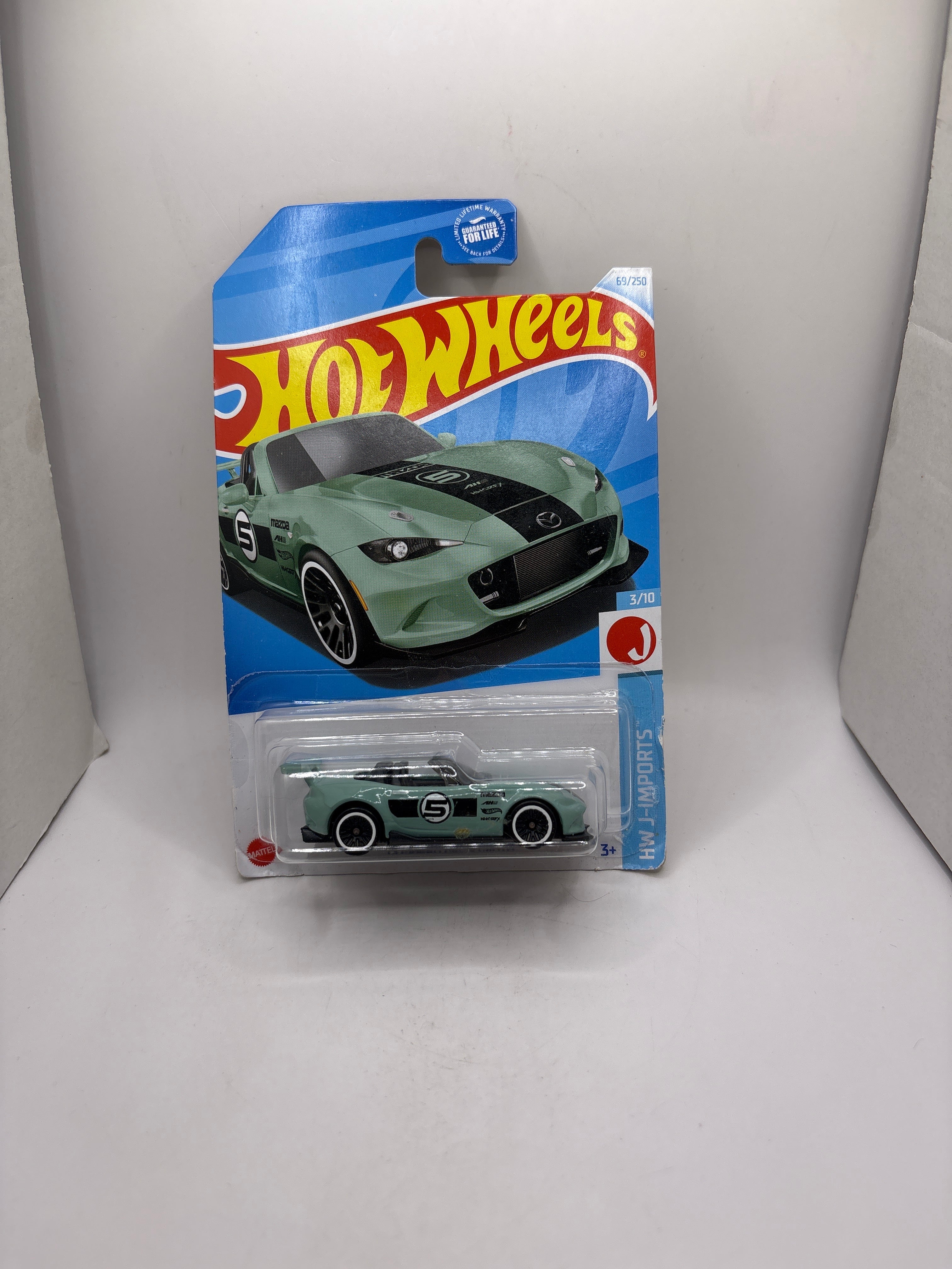 Hot Wheels 15 Mazda MX-5 Miata Diecast