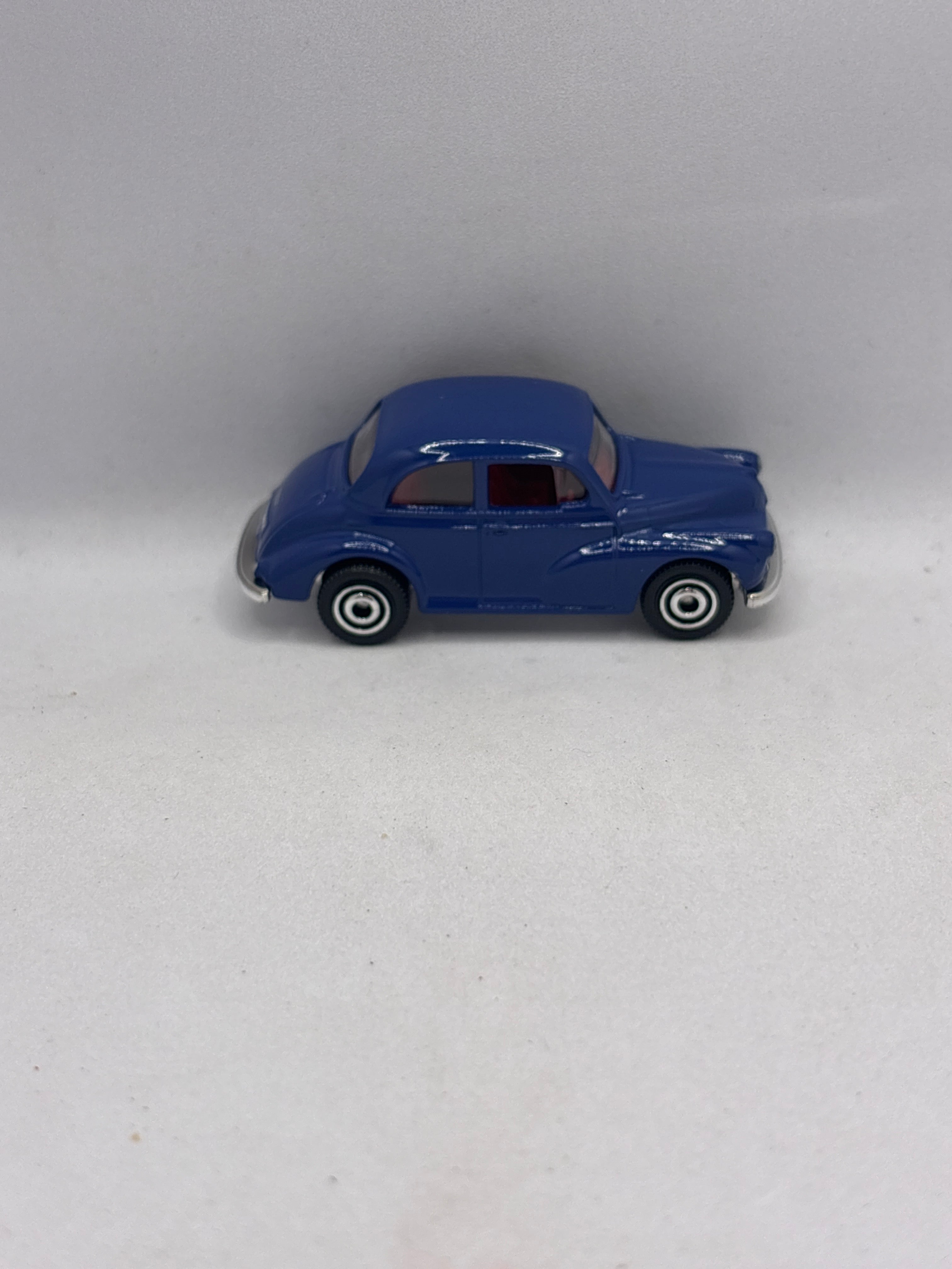 Matchbox Morris Minor Saloon Diecast