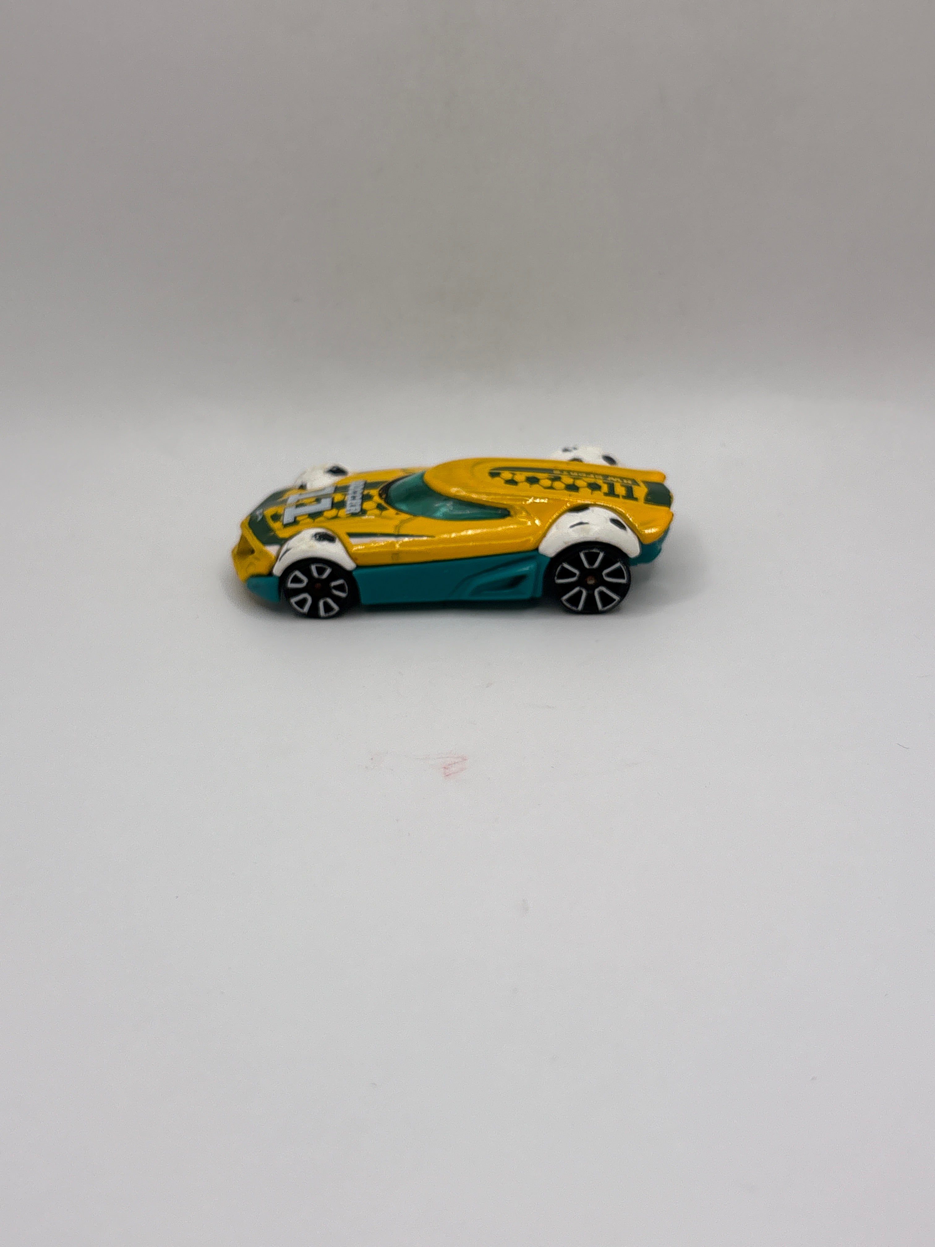 Hot Wheels BDD12 Diecast