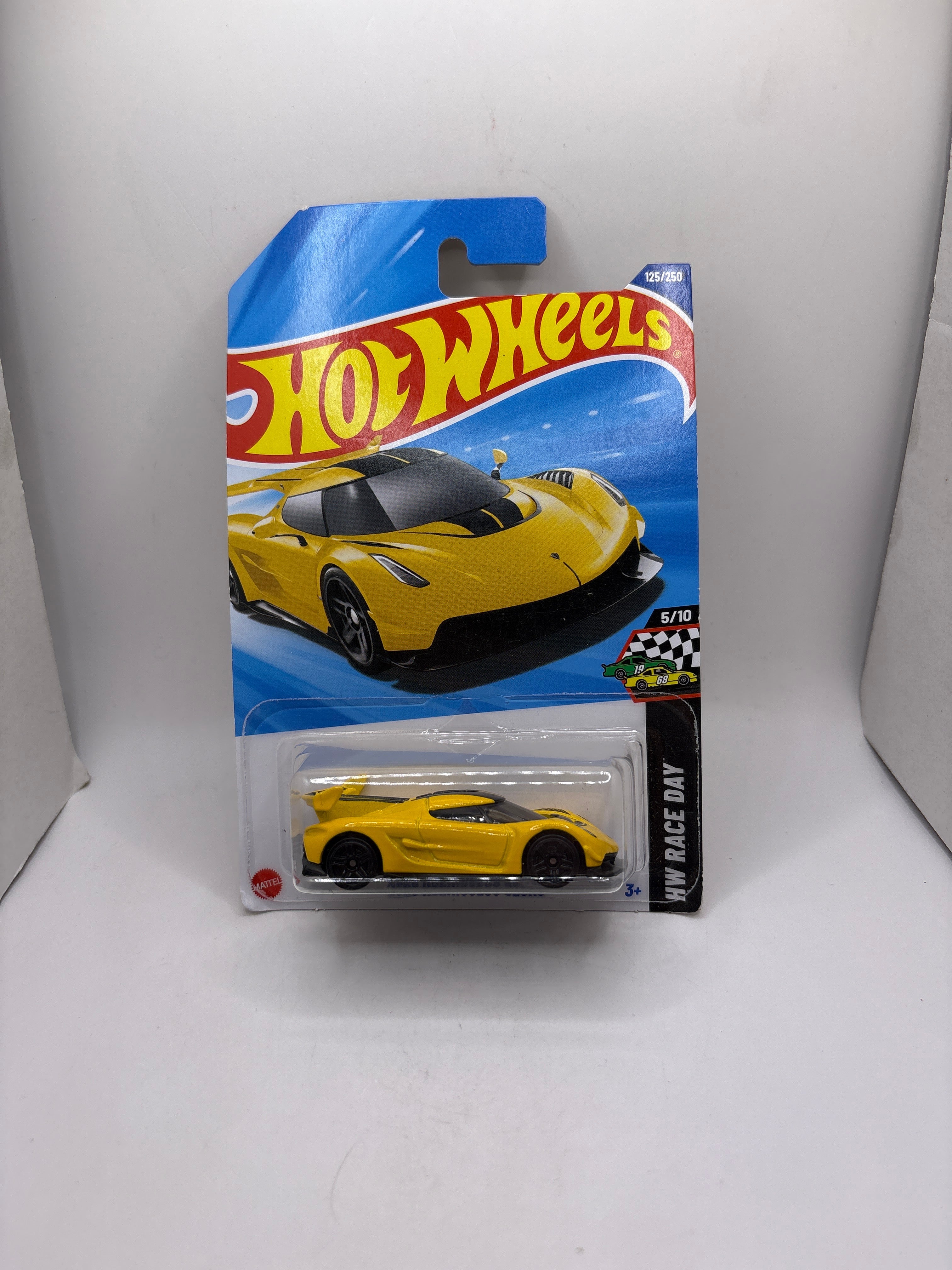 Hot Wheels 2020 Koenigsegg Jesko Diecast yellow