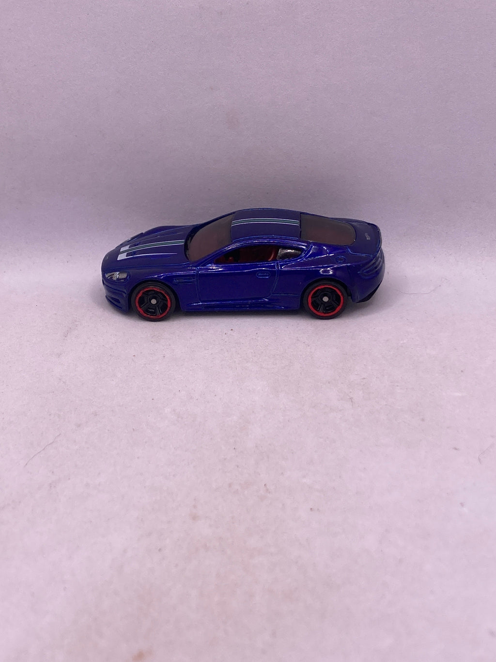 Hot Wheels Aston Martin DBS Diecast