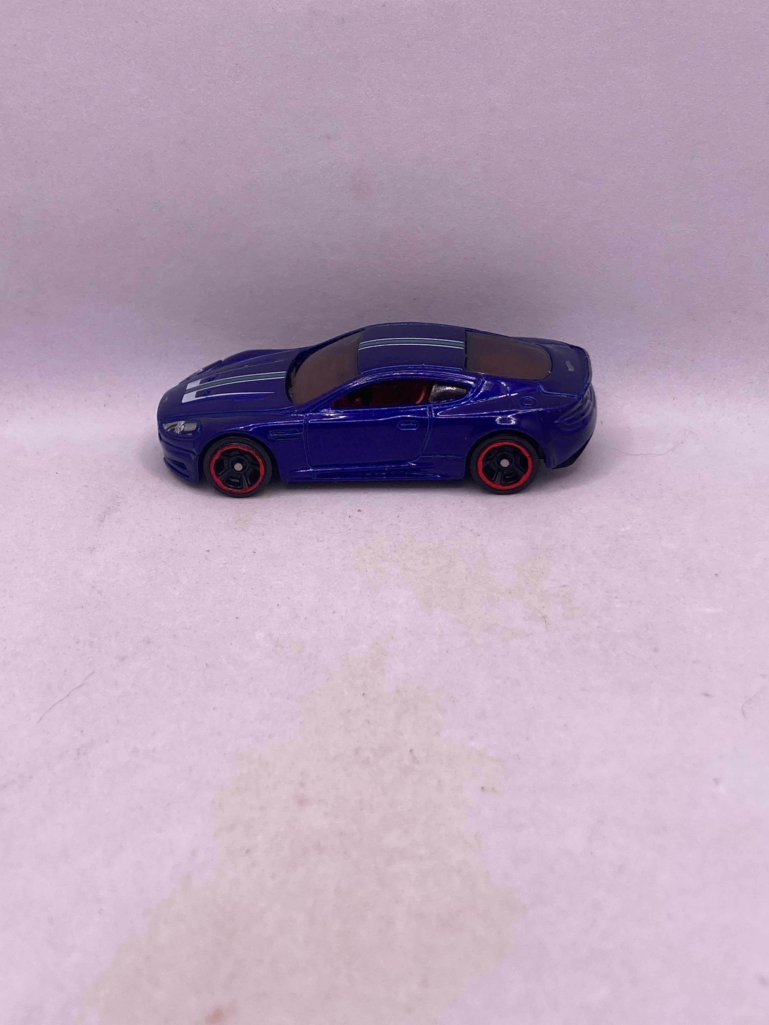 Hot Wheels Aston Martin DBS Diecast