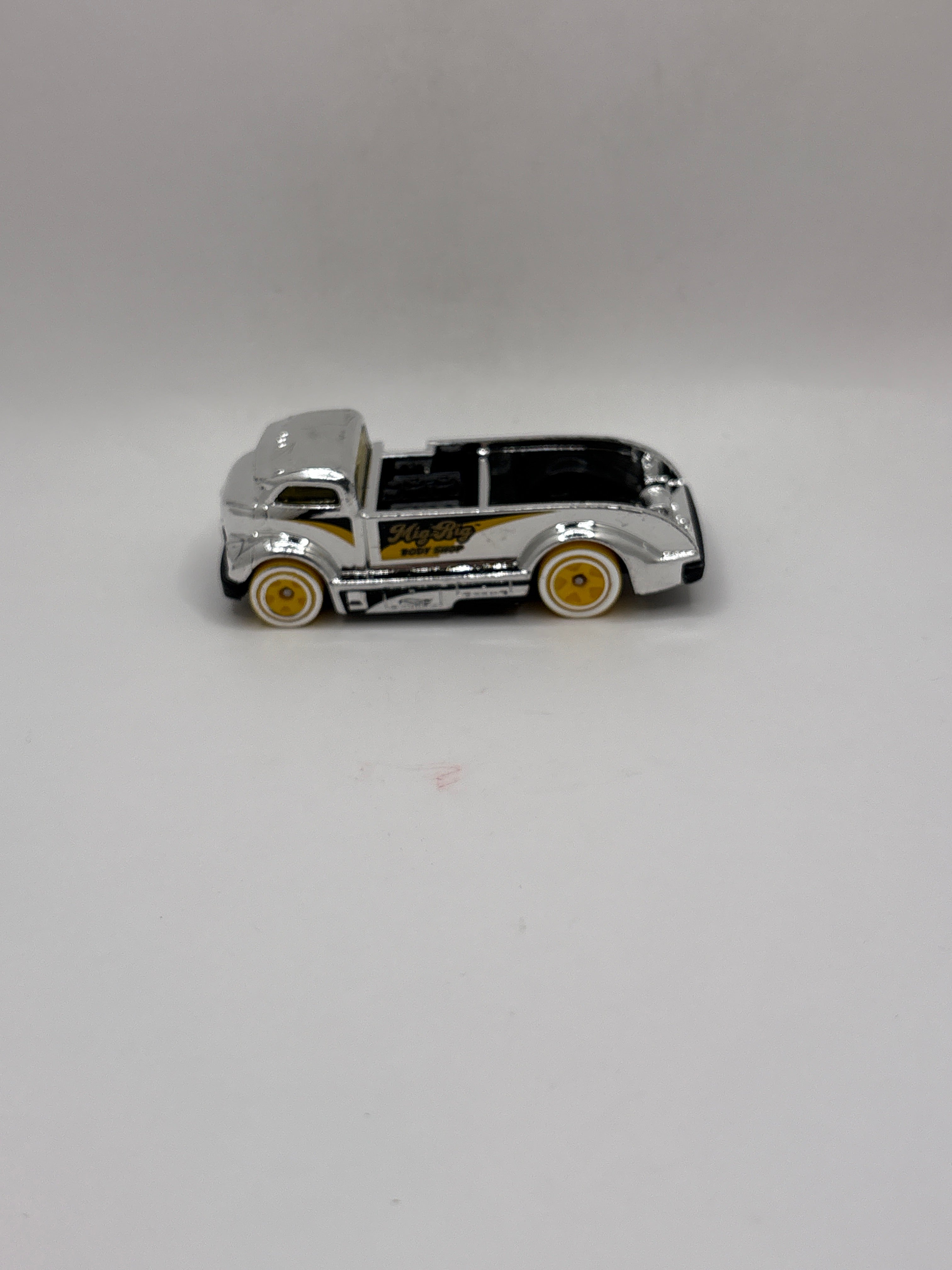 Hot Wheels Mig Rig Diecast