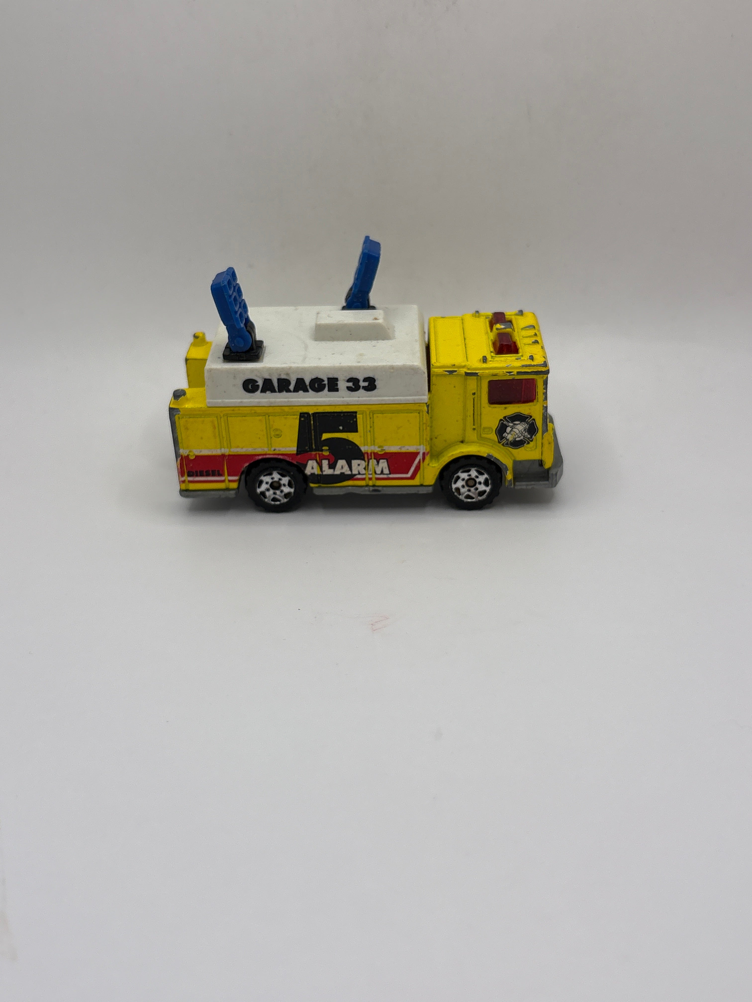 Matchbox Mack Auxiliary Power Truck Diecast