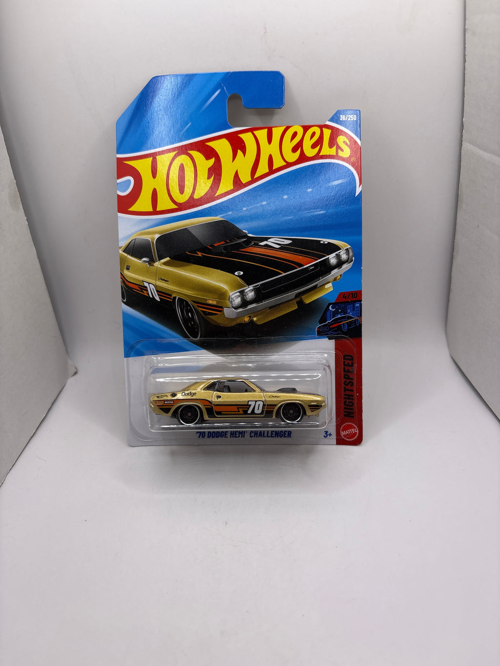 Hot Wheels 70 Dodge HEMI Challenger Diecast gold