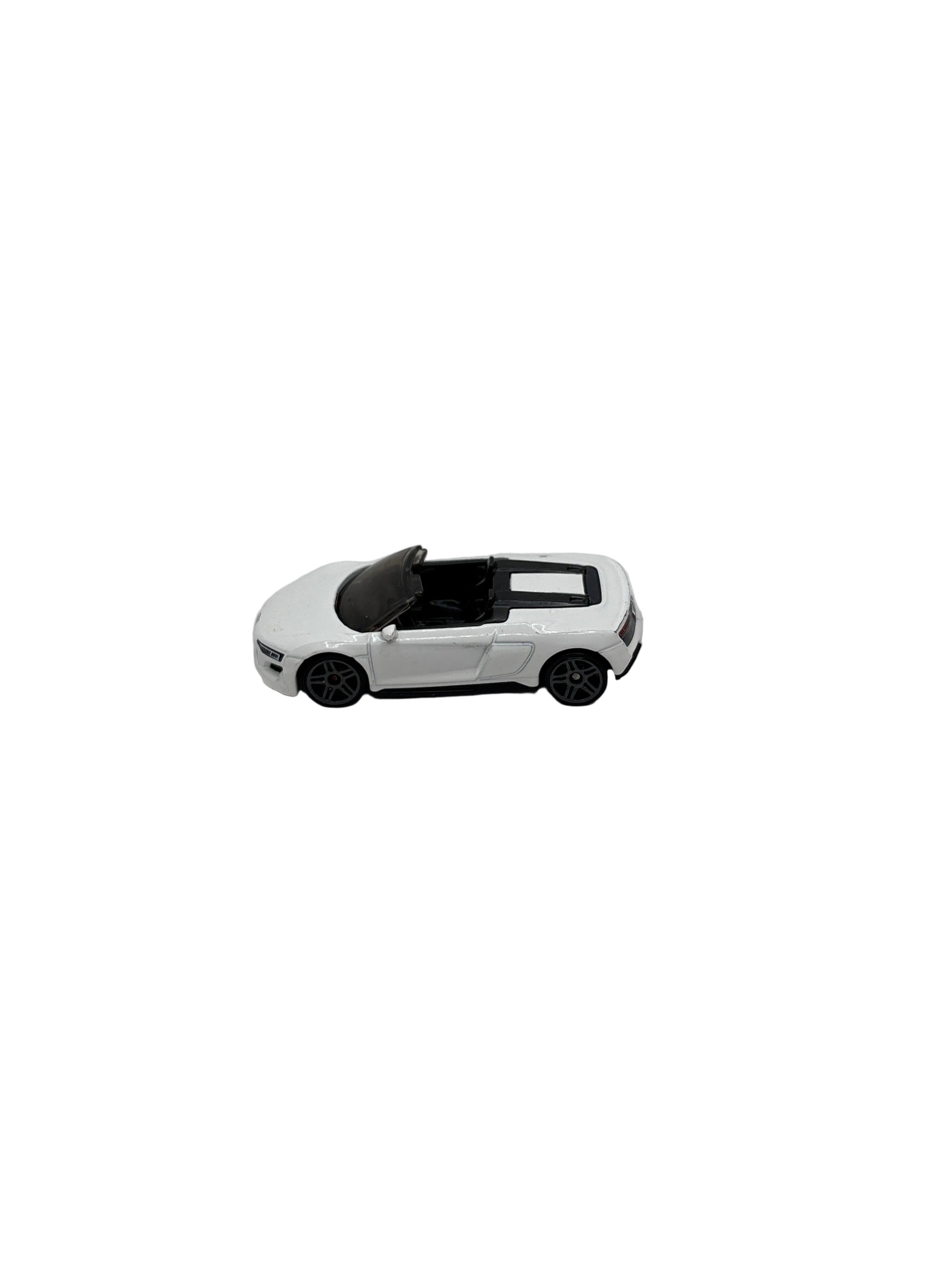 Hot Wheels 2019 Audi R8 Spyder Diecast white