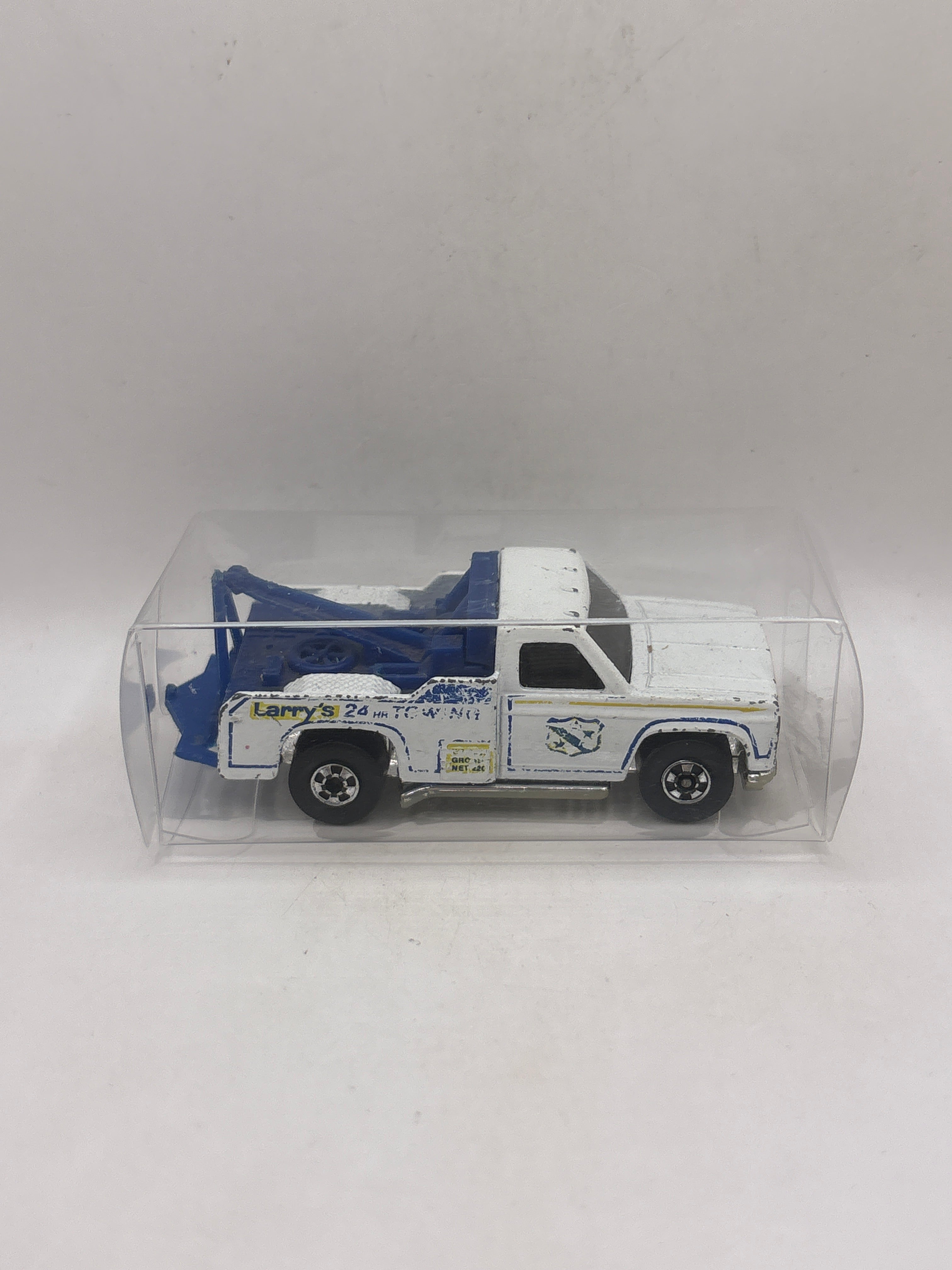 Hot Wheels Larry’s 24HR Towing Diecast white