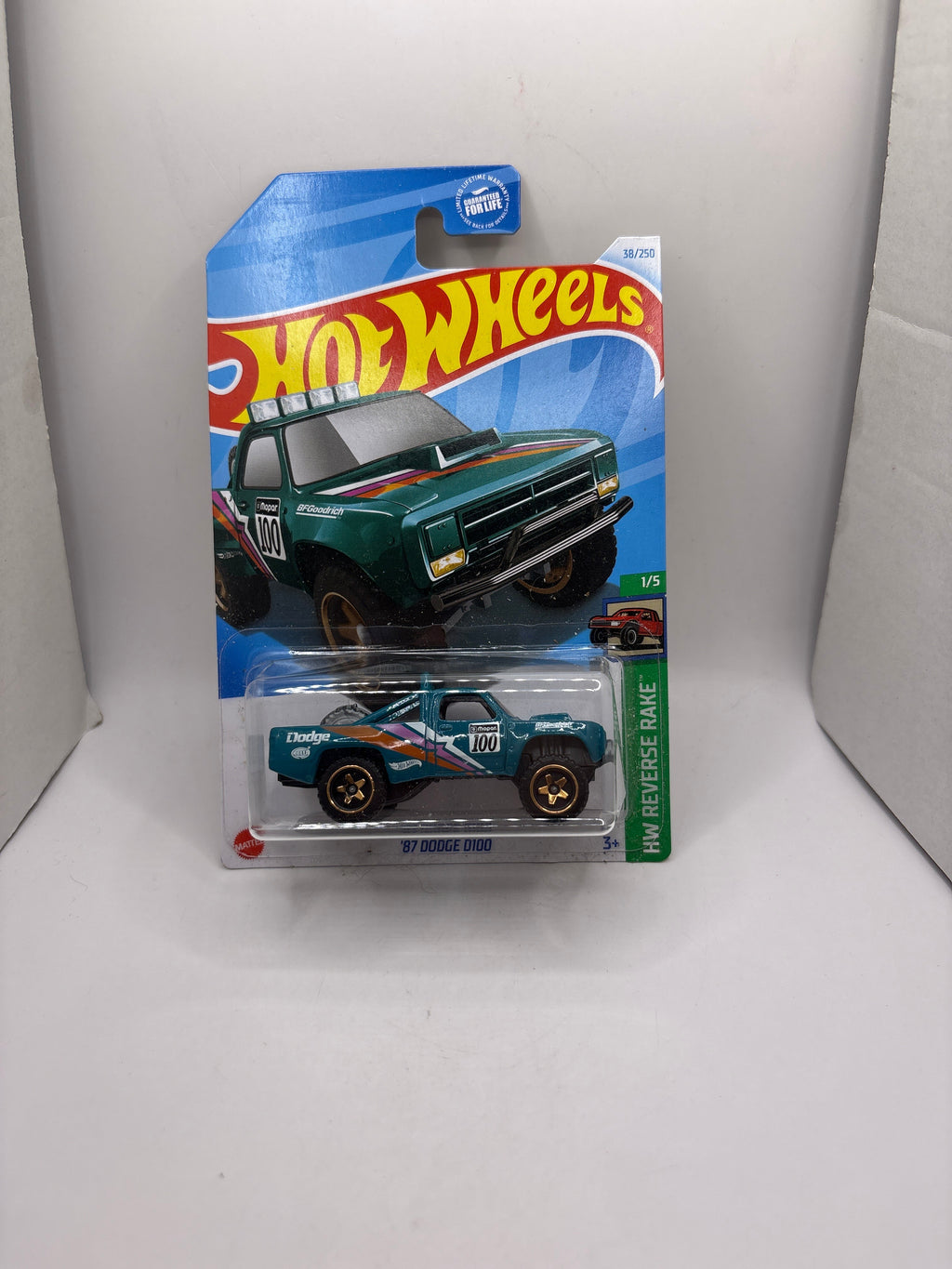 Hot Wheels 87 Dodge D100 Diecast green