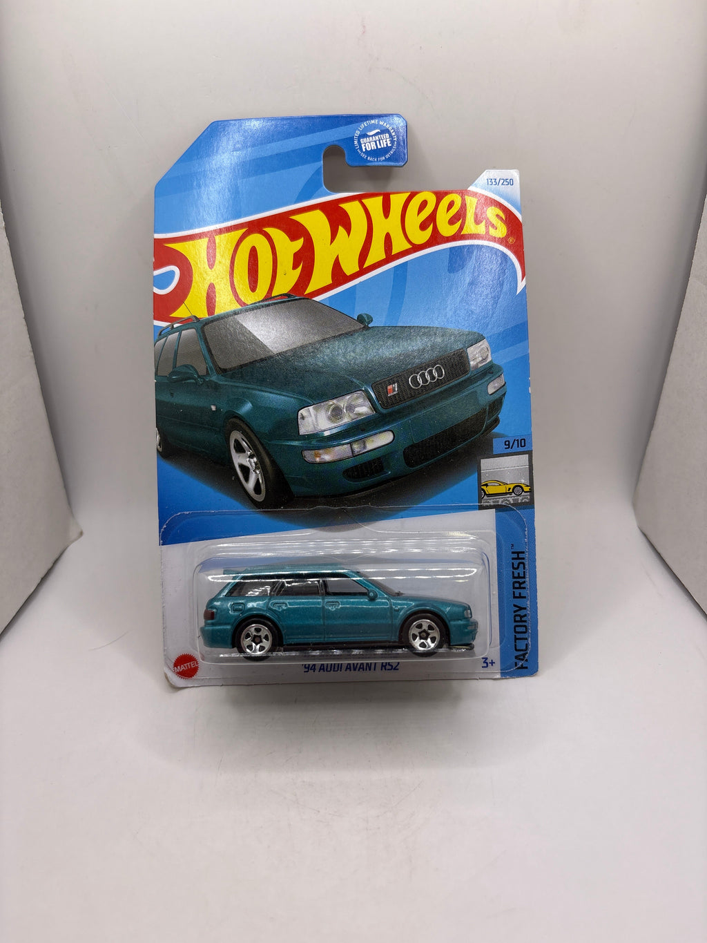 Hot Wheels 94 Audi Avant RS2 Diecast