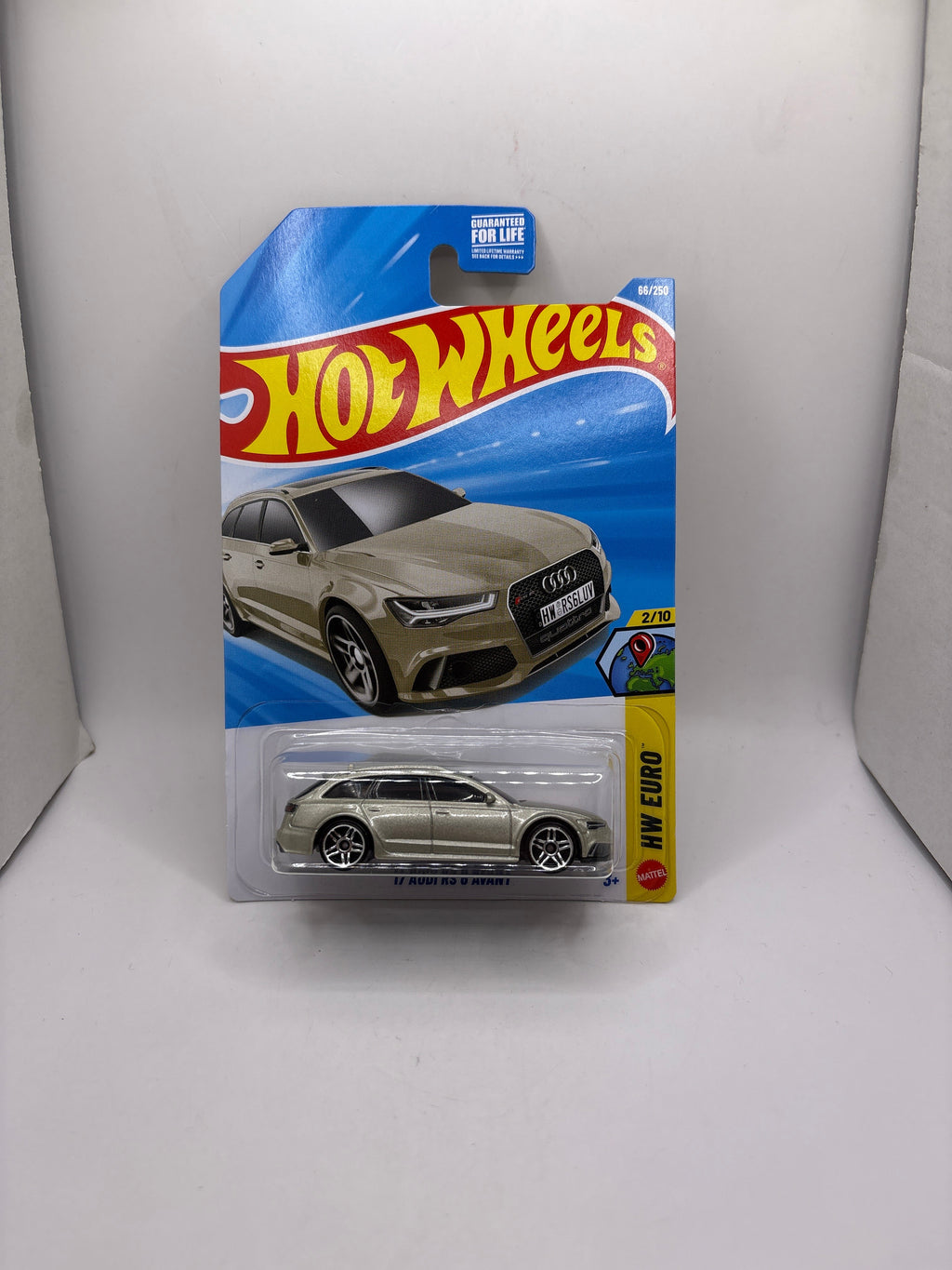 Hot Wheels 17 Audi RS 6 Avant Diecast gold
