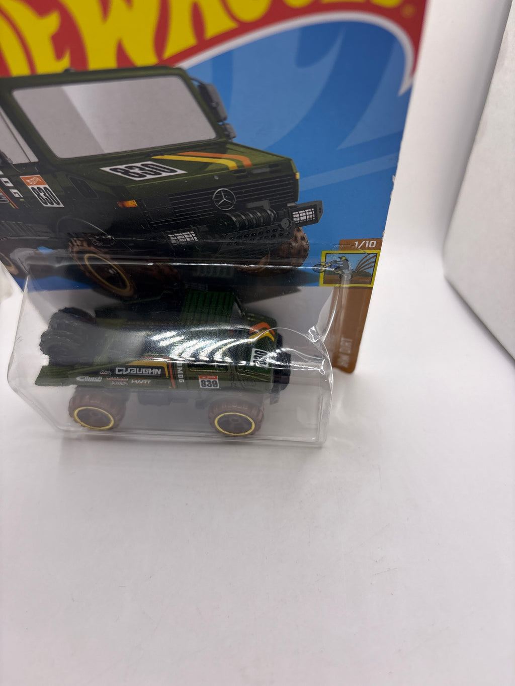 Hot Wheels Mercedes-Benz Unimog 1300L Diecast