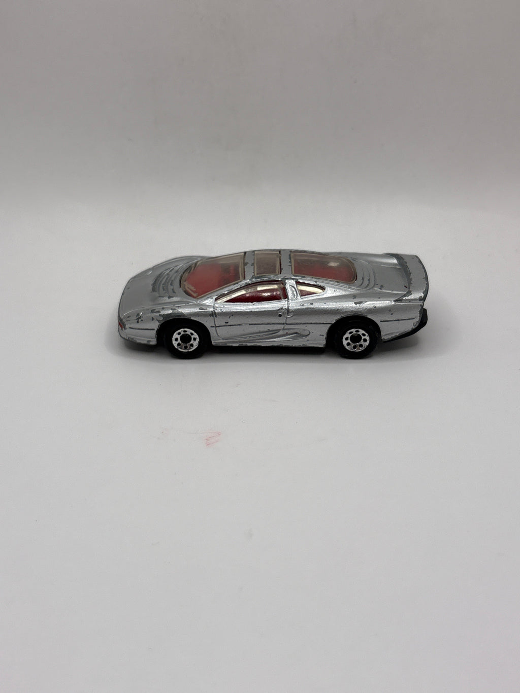 Matchbox Jaguar XJ220 Diecast