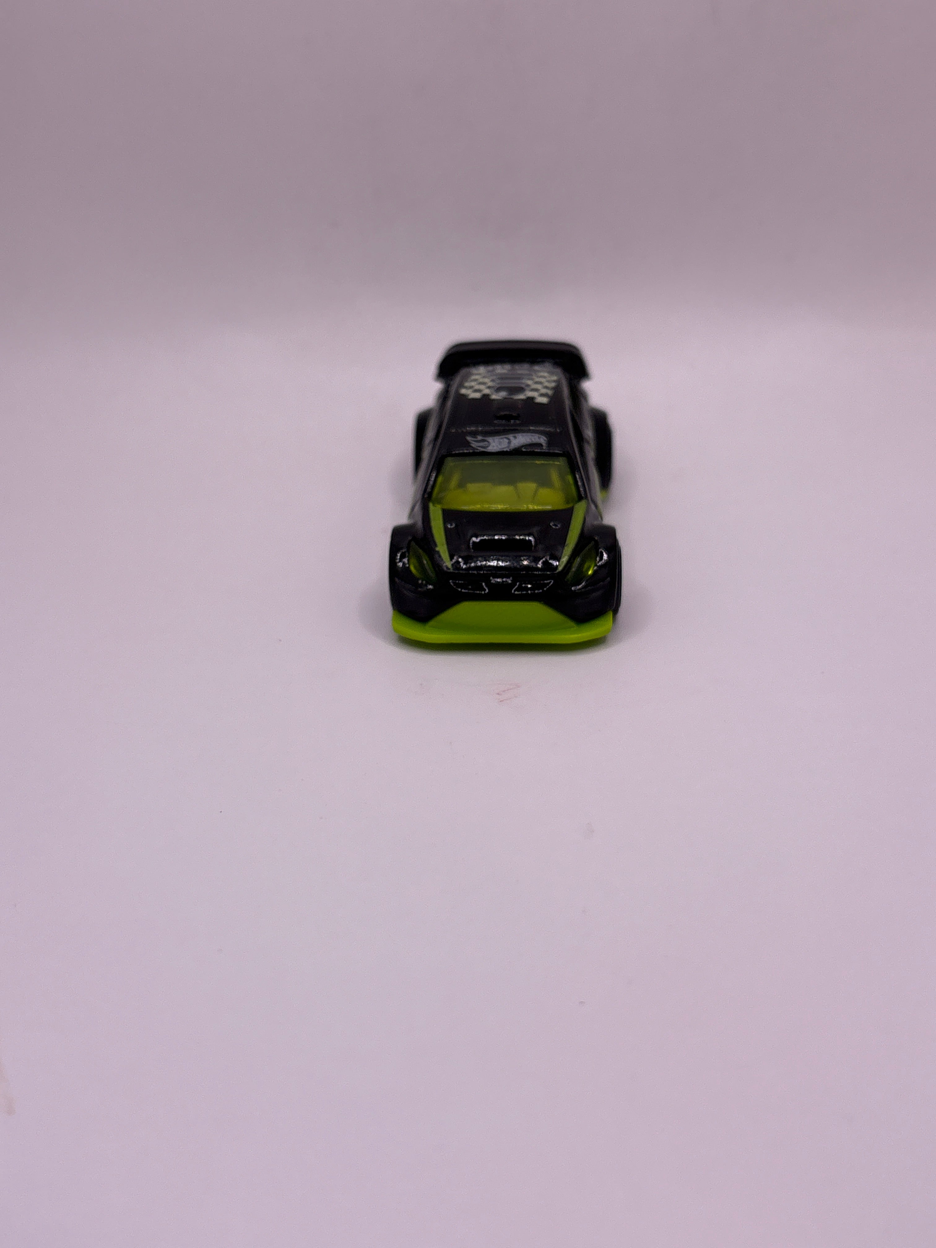 Hot Wheels 12 Ford Fiesta Diecast