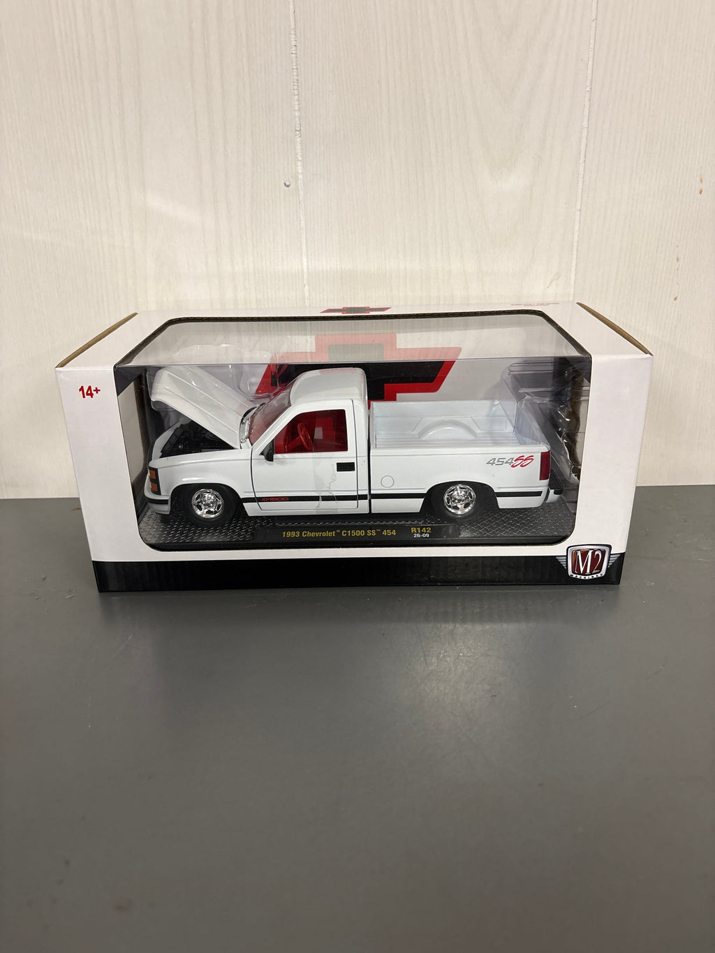 M2 1993 Chevrolet C1500 SS 454 Diecast white