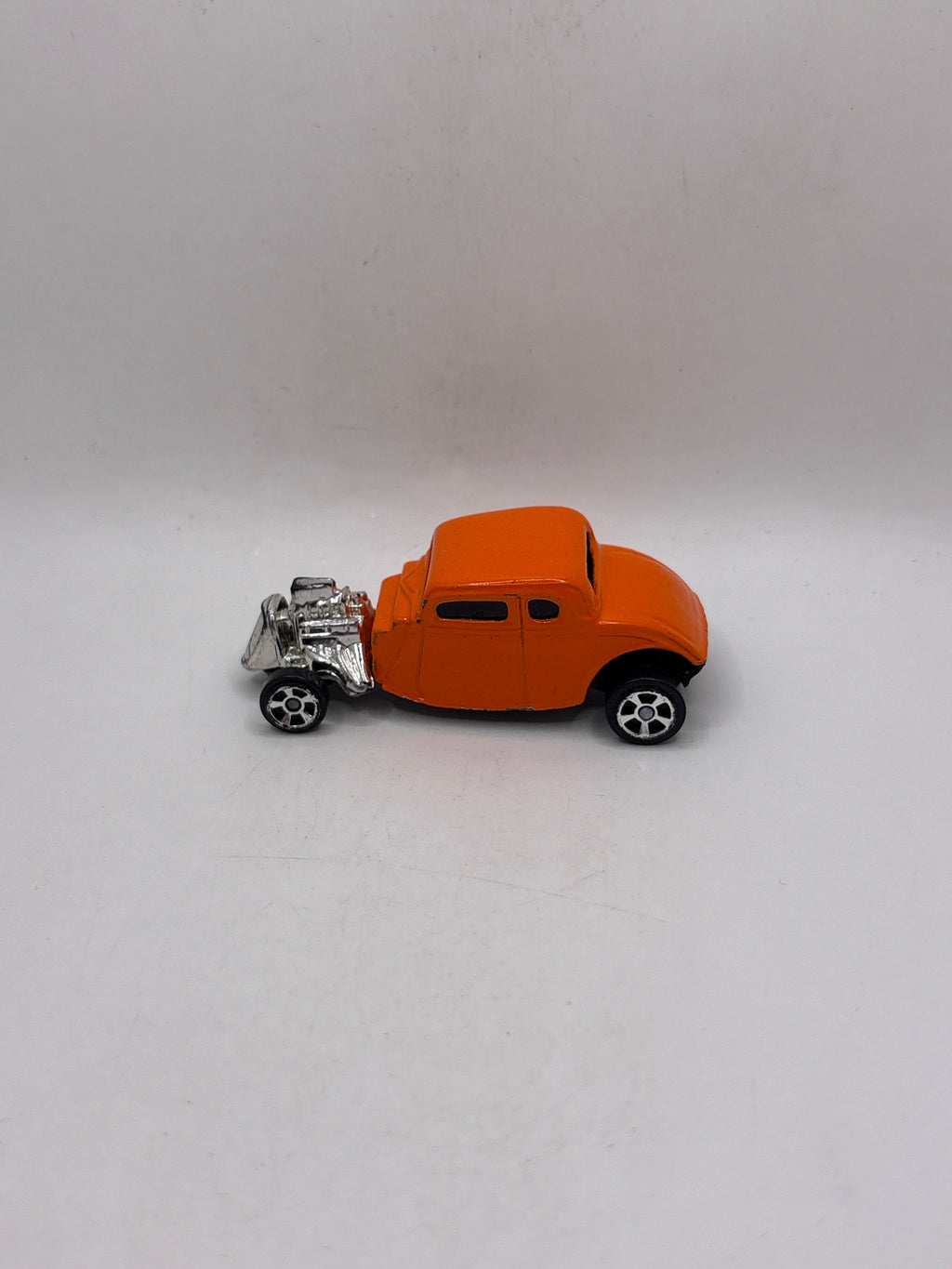 Maisto 1934 Ford Hot Rod Diecast orange