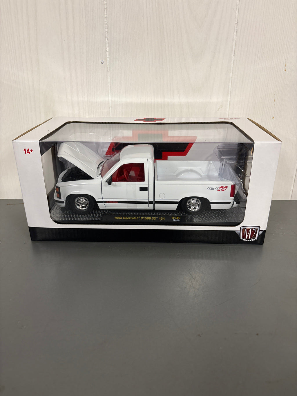 M2 1993 Chevrolet C1500 SS 454 Diecast white