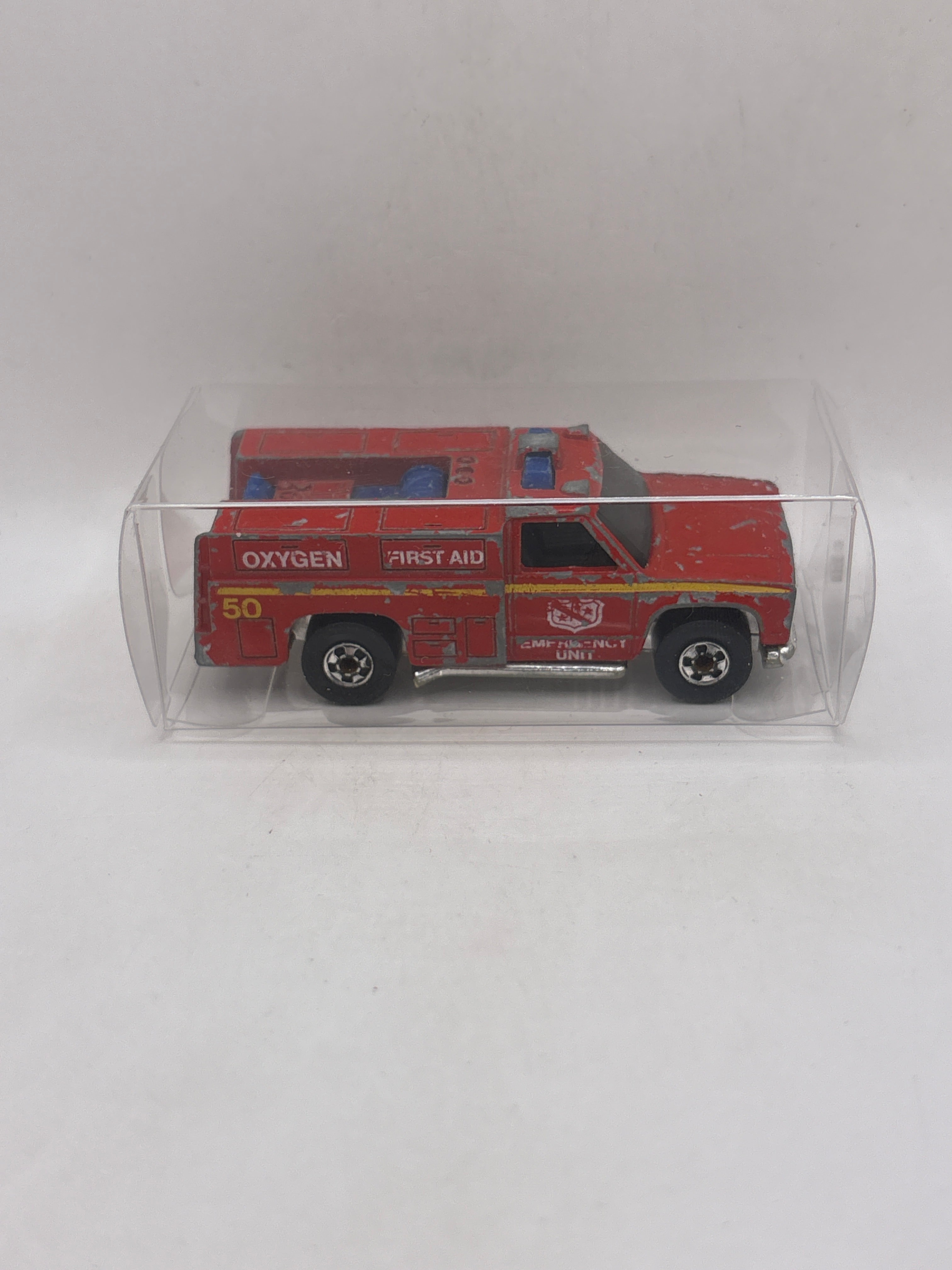 Hot Wheels Emergency Unit Diecast red