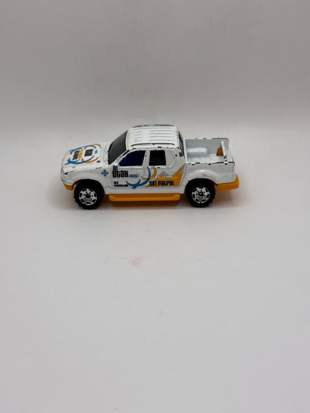 Matchbox Ford Explorer Sport Trac Diecast