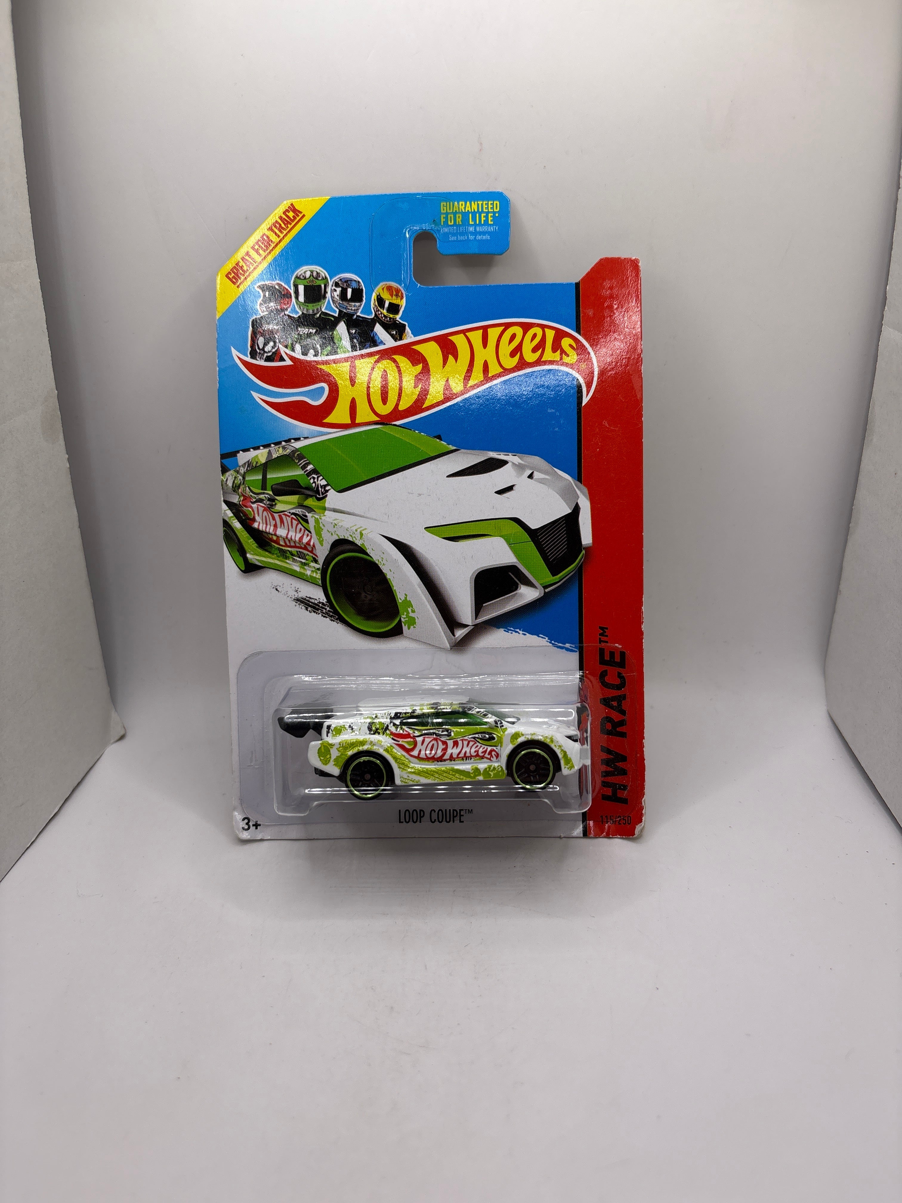 Hot Wheels Loop Coupe Diecast white