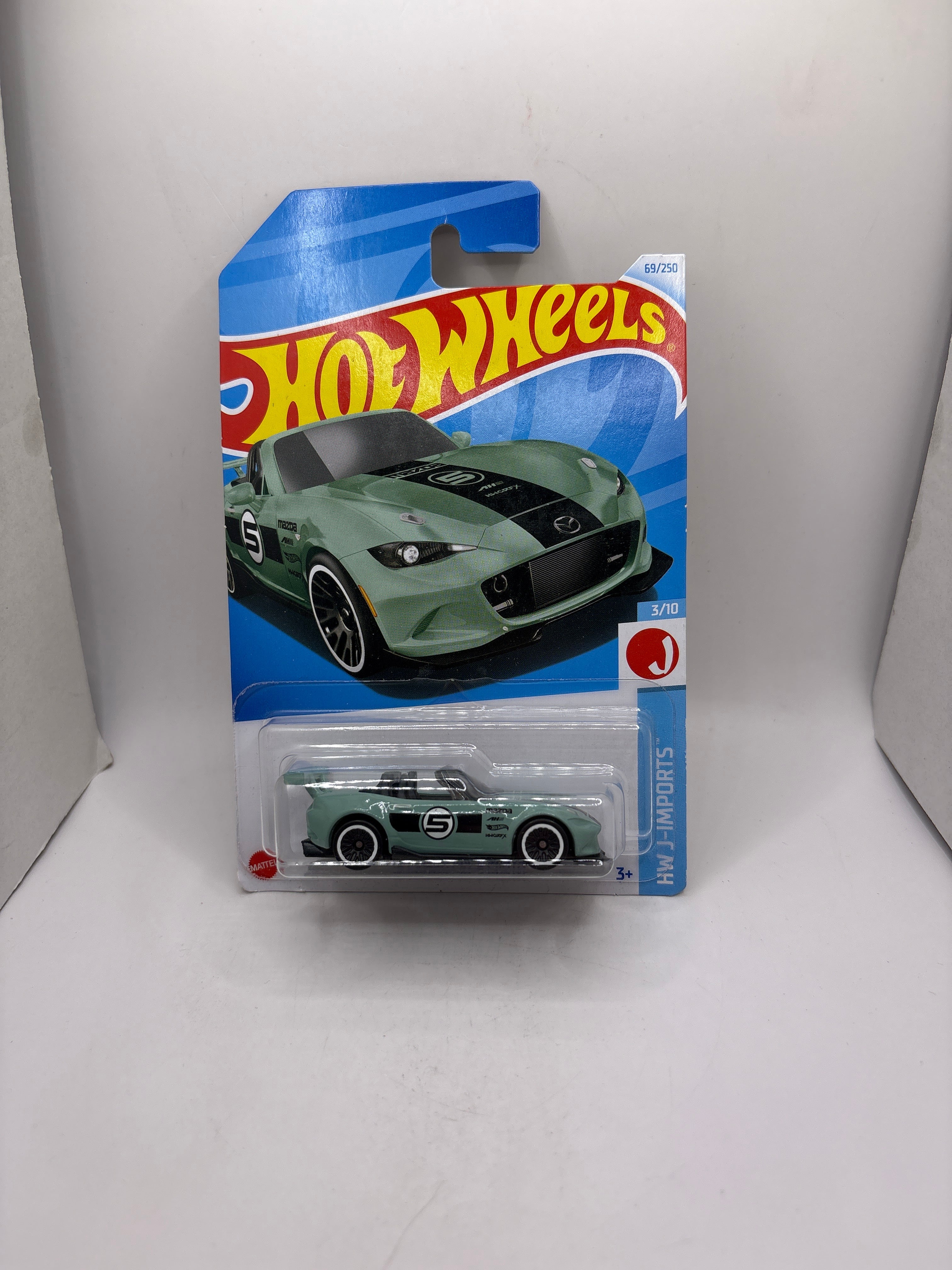 Hot Wheels 15 Mazda MX-5 Miata Diecast