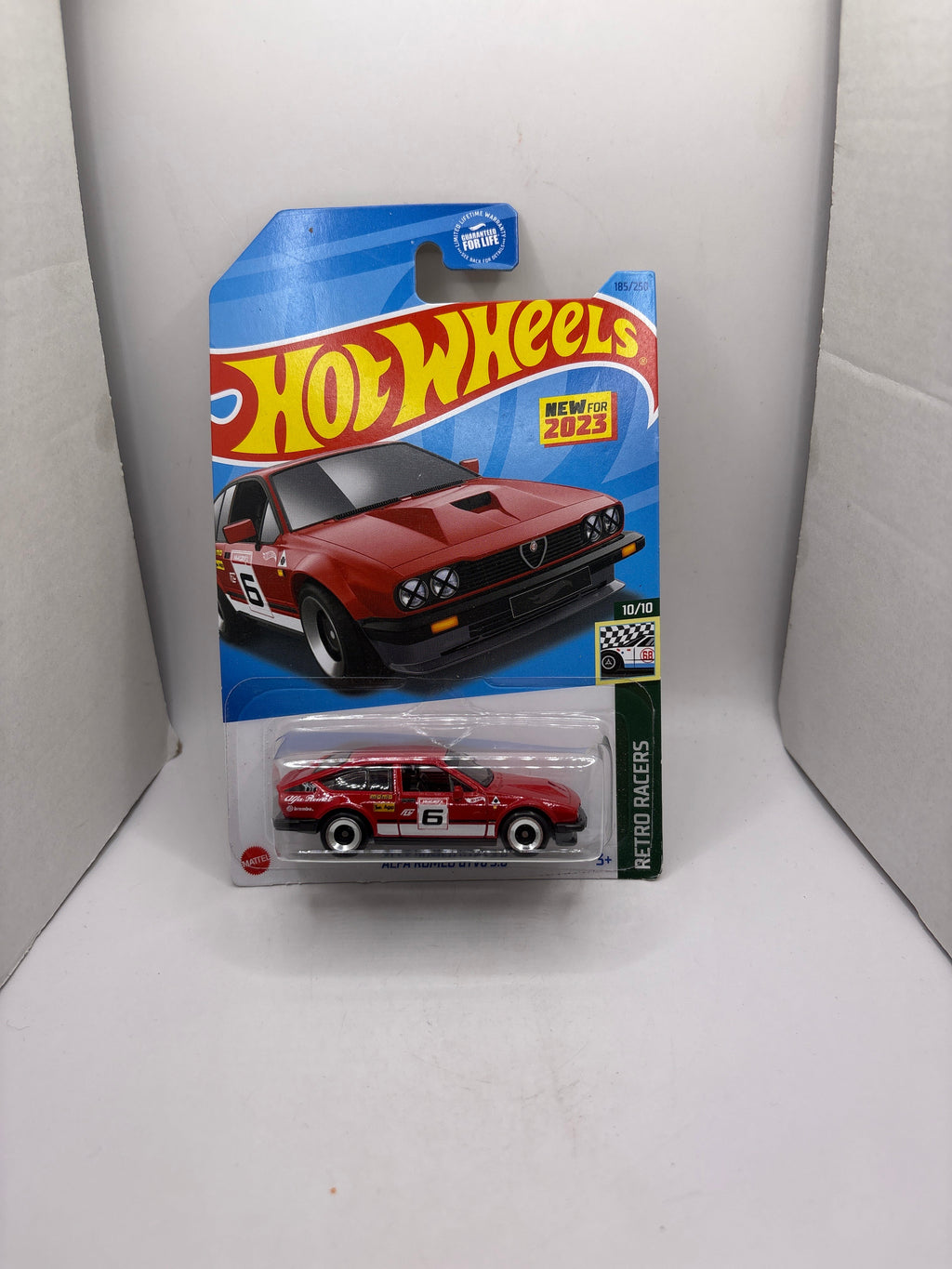 Hot Wheels Alfa Romeo GTV6 3.0 Diecast red