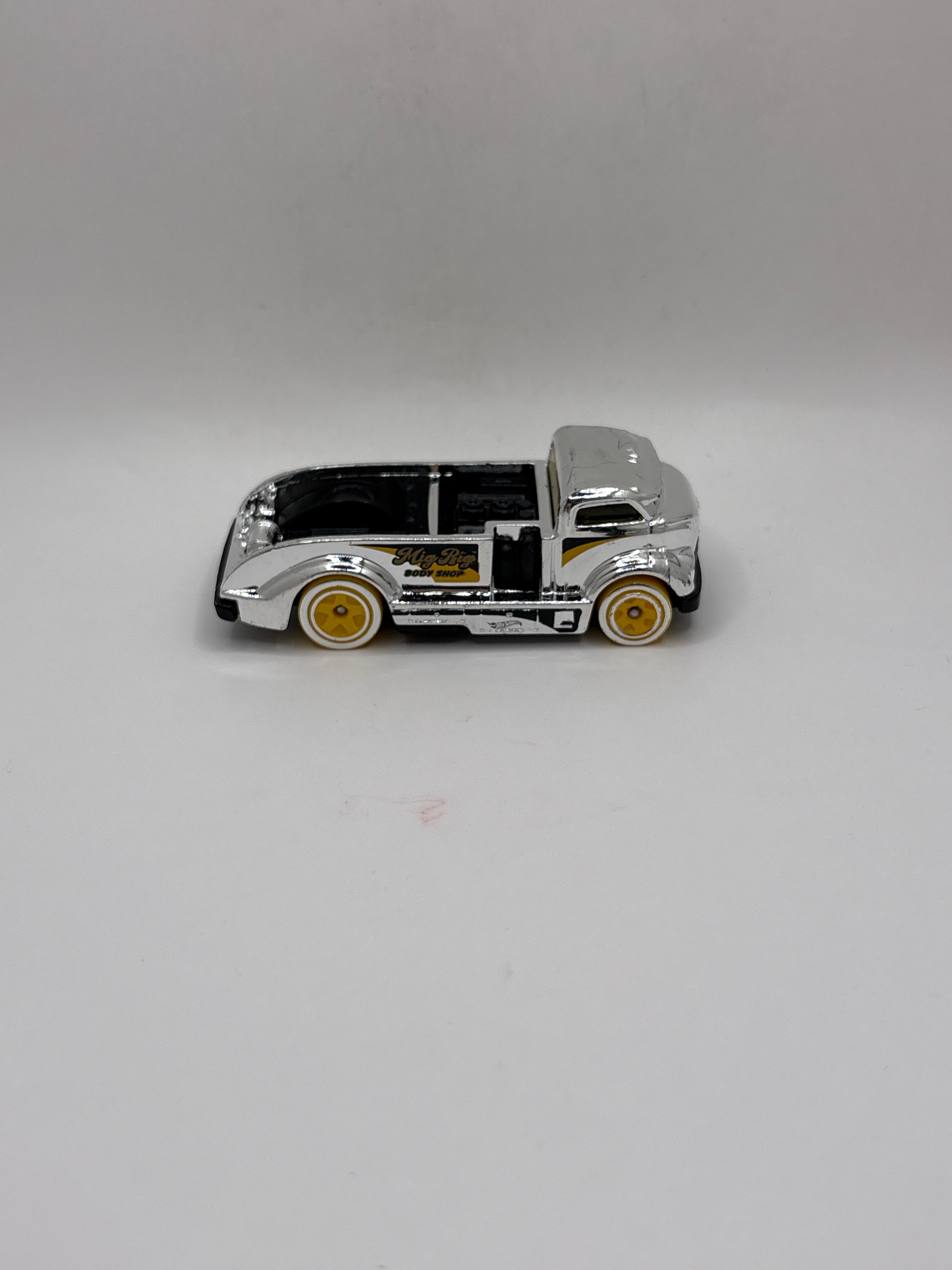 Hot Wheels Mig Rig Diecast