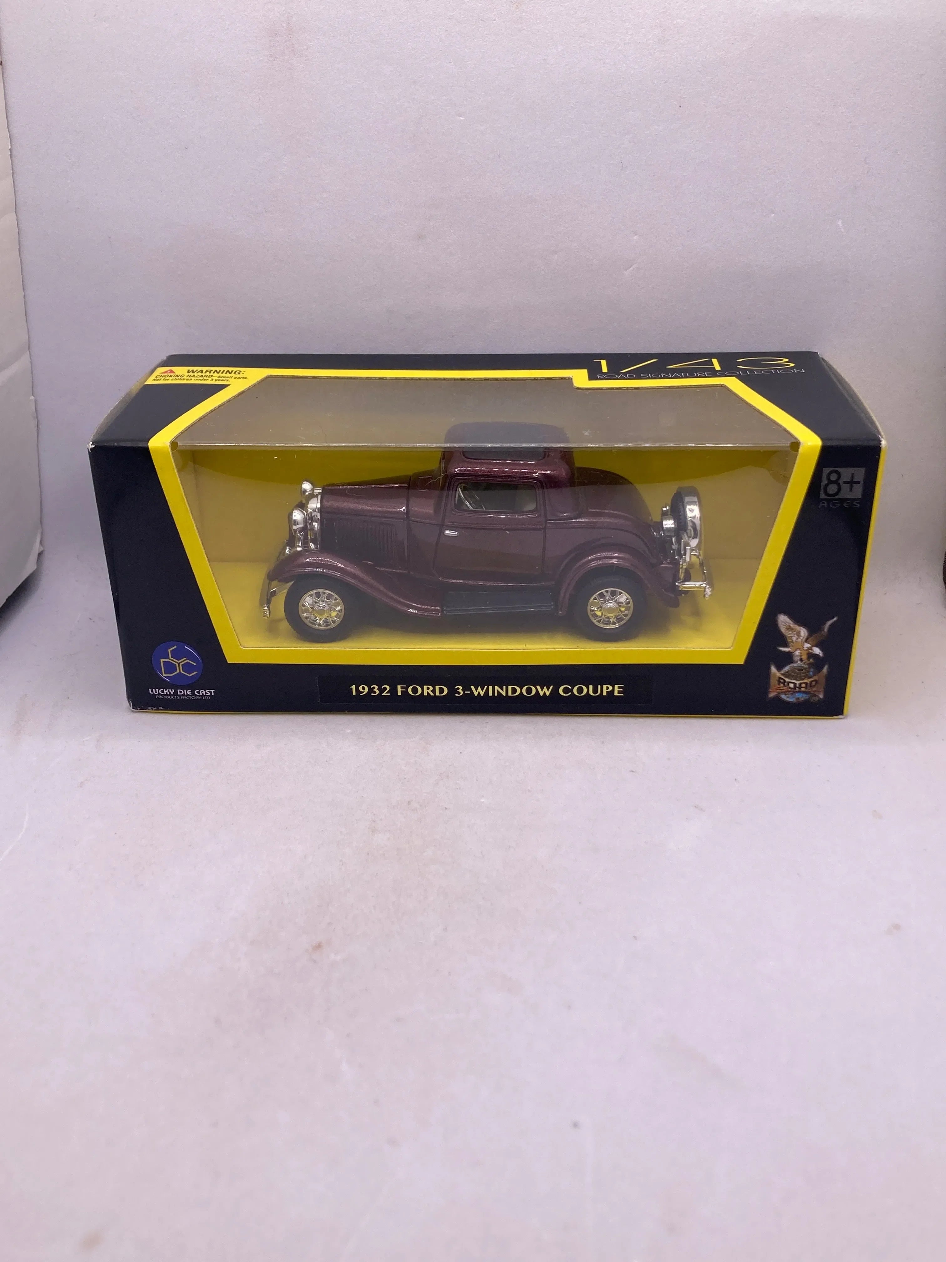 Road Signature 1932 Ford 3-Window Coupe Diecast