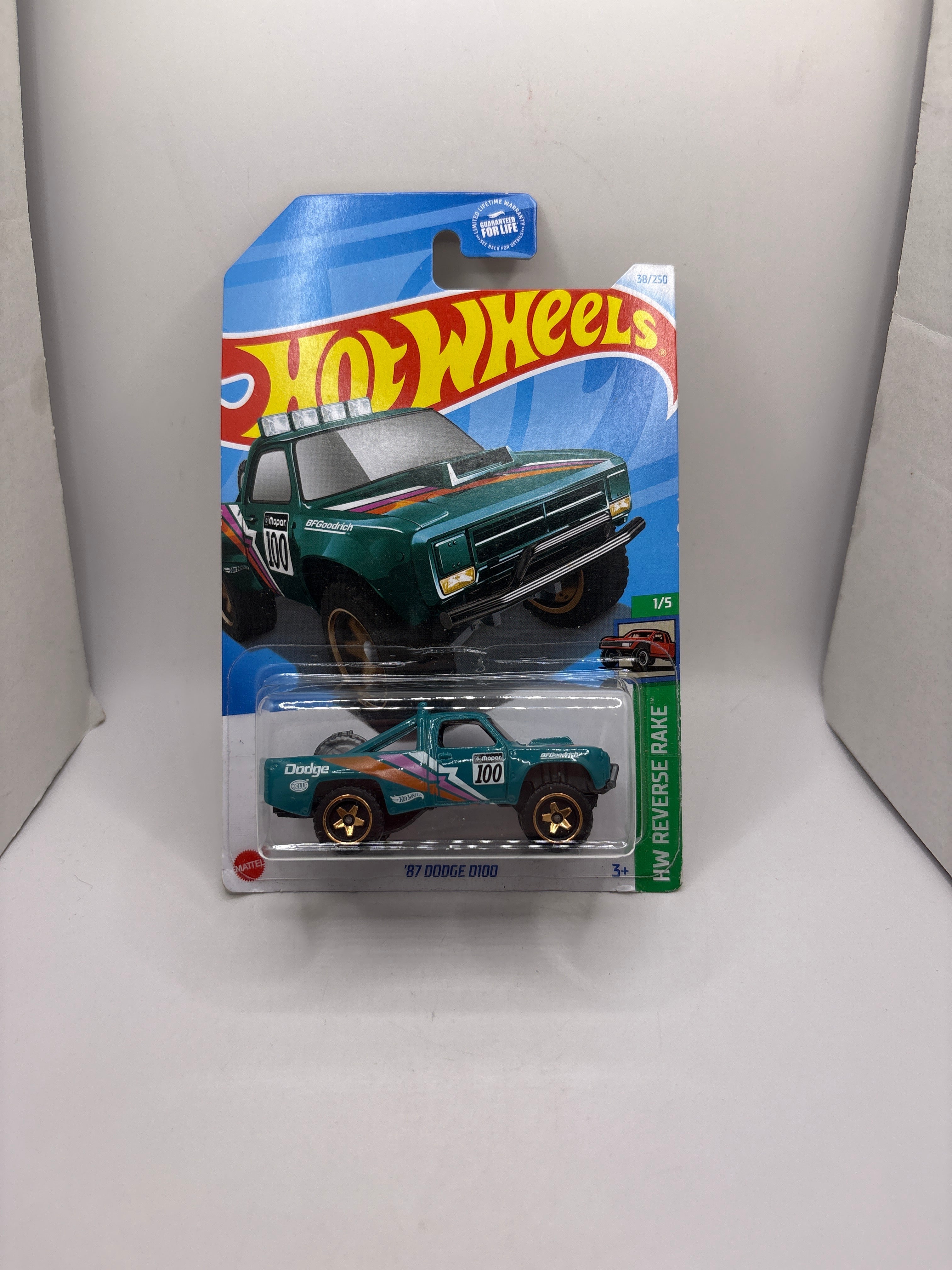 Hot Wheels 87 Dodge D100 Diecast green