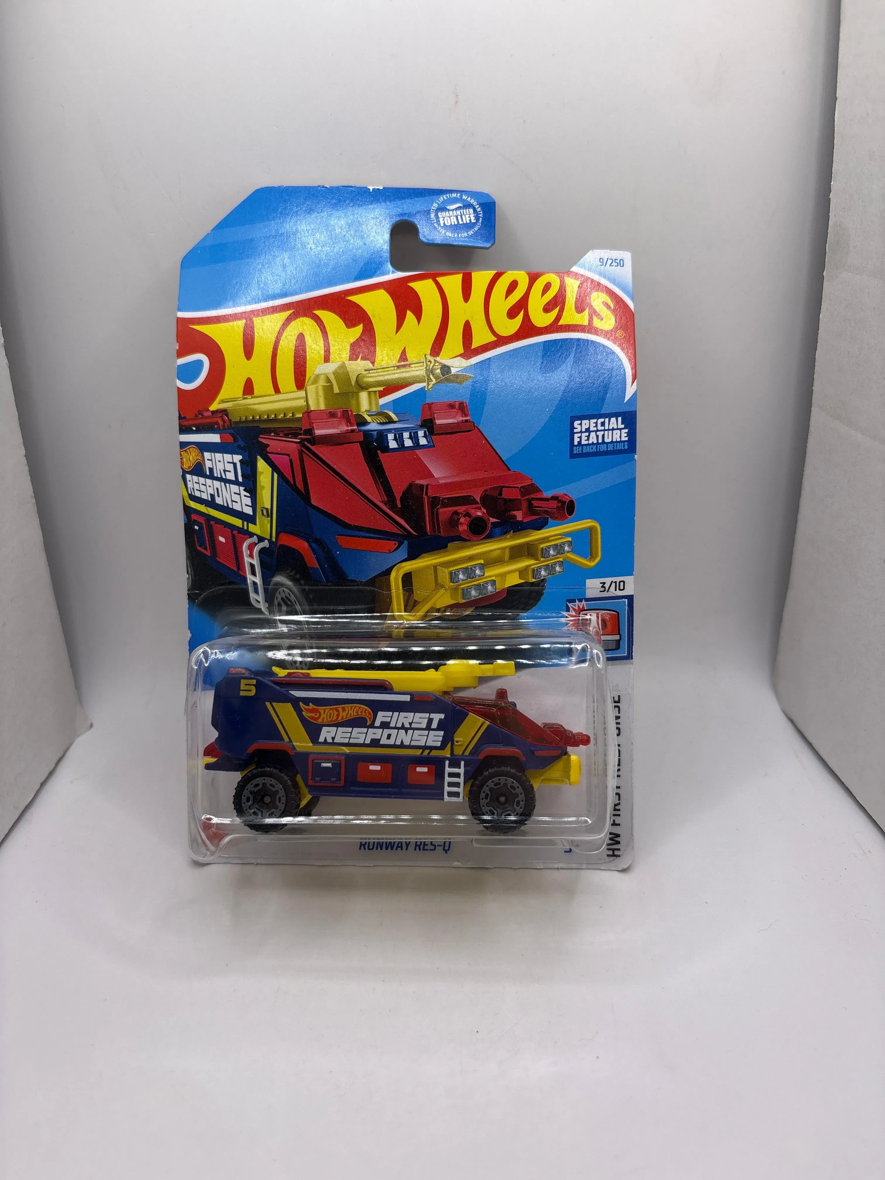 Hot Wheels Runway Res-Q Diecast blue