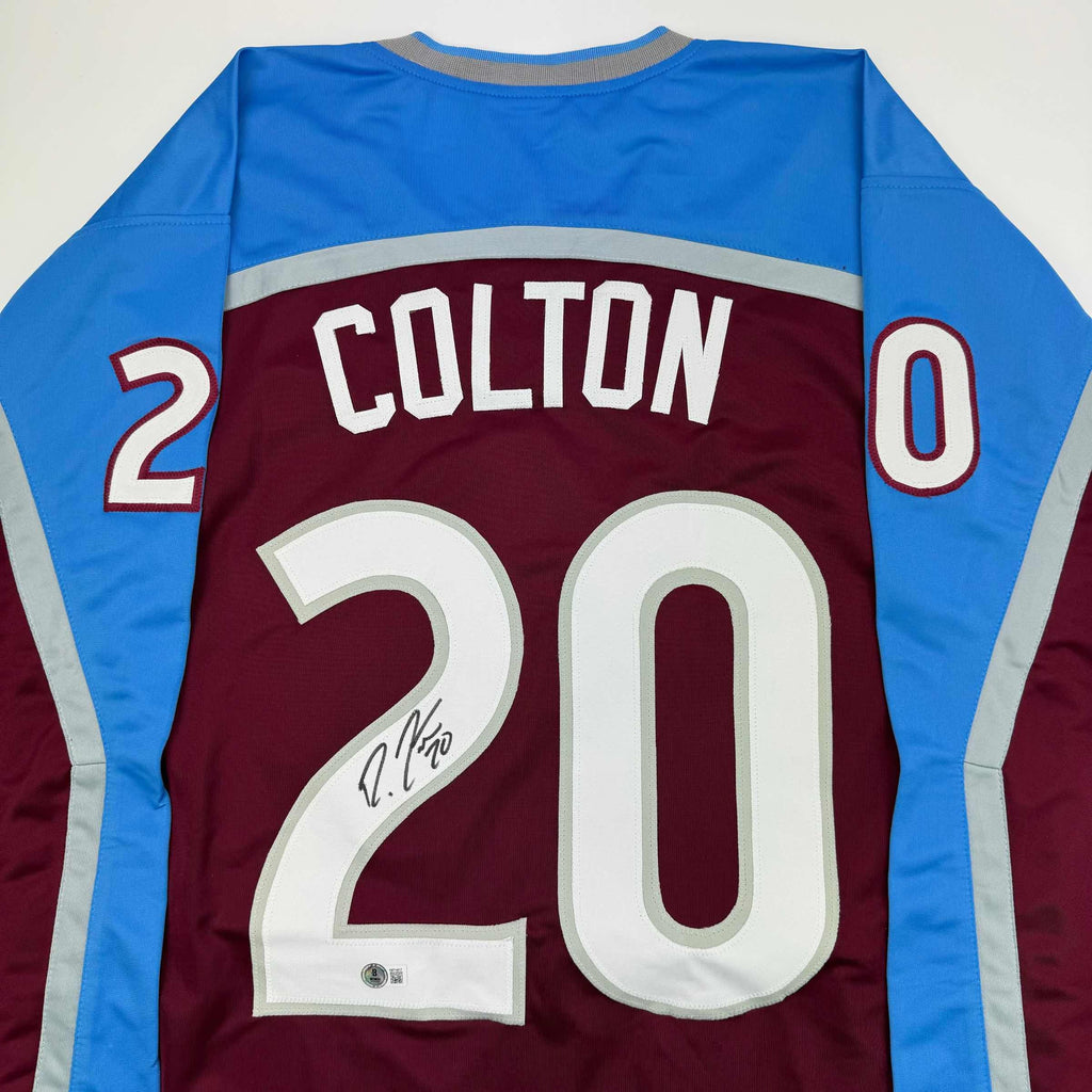 Autographed/Signed Ross Colton Colorado Maroon Hockey Jersey Beckett BAS COA