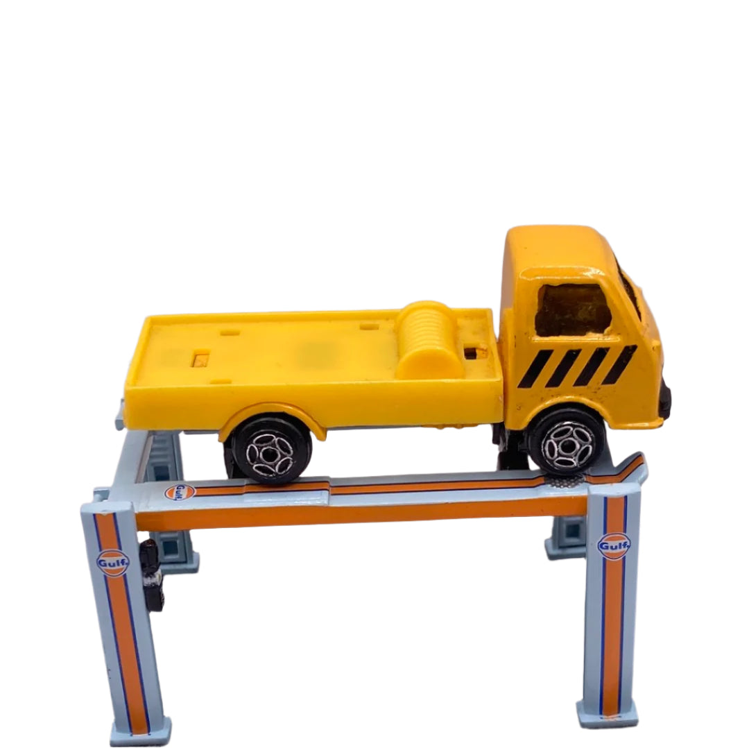 Unknown Truck Diecast yellow