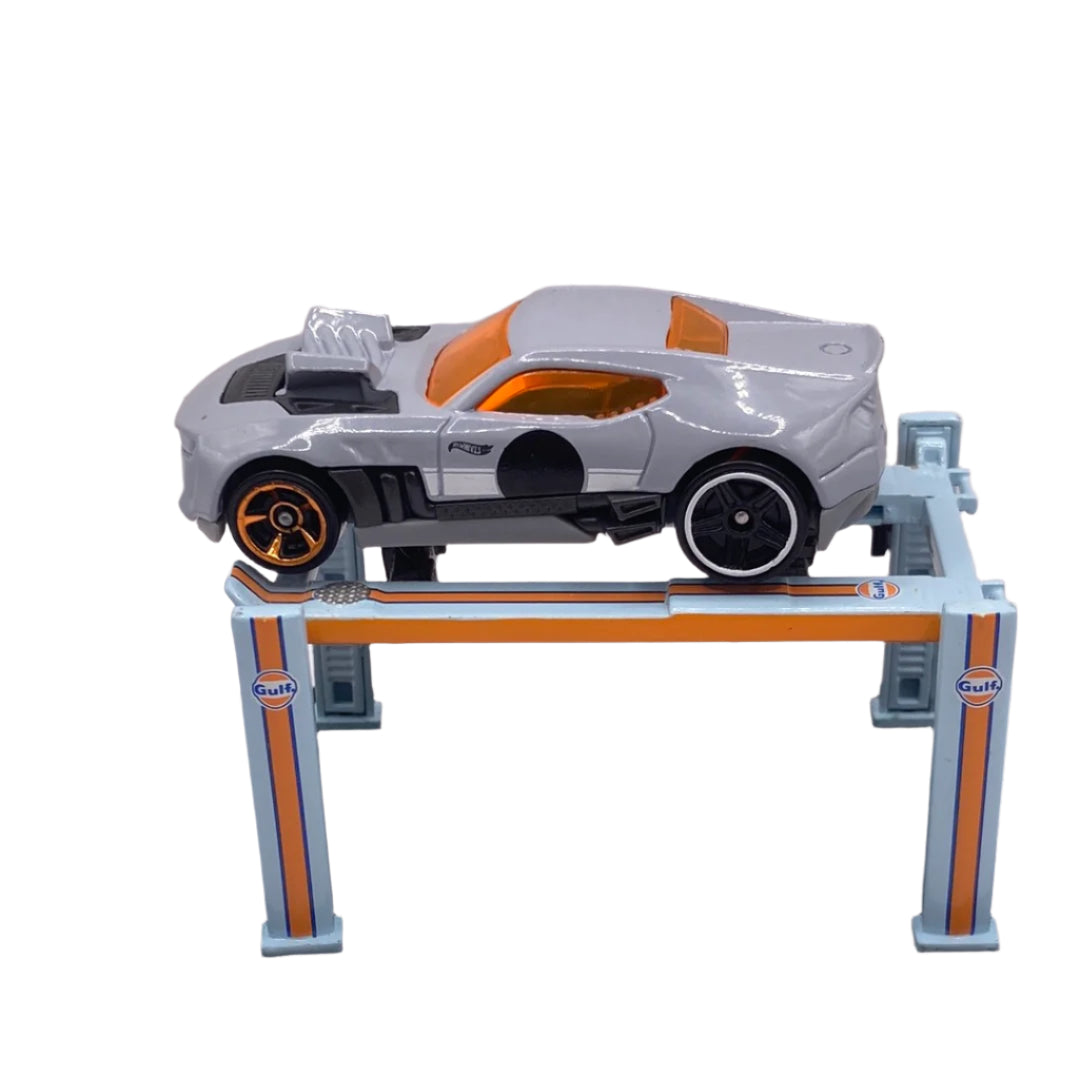 Hot Wheels Twinduction Diecast white