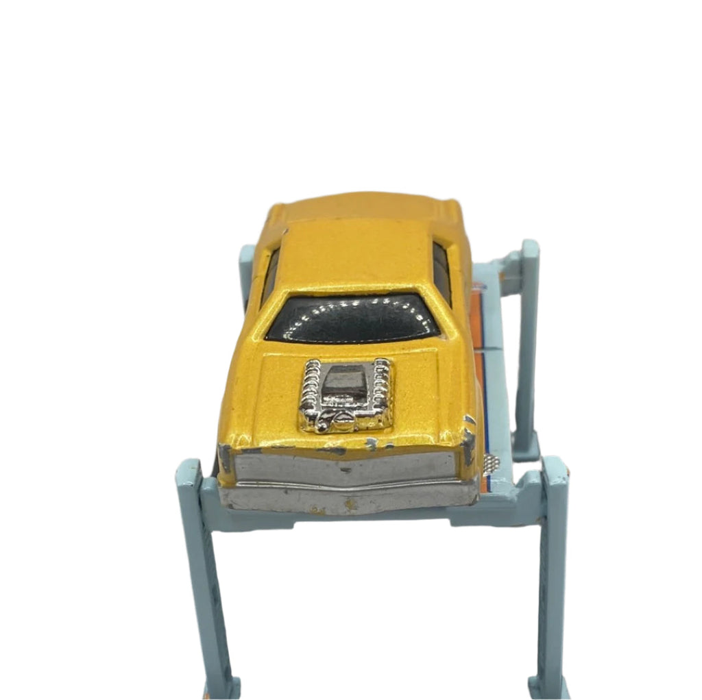 Maisto Rosewood Diecast yellow